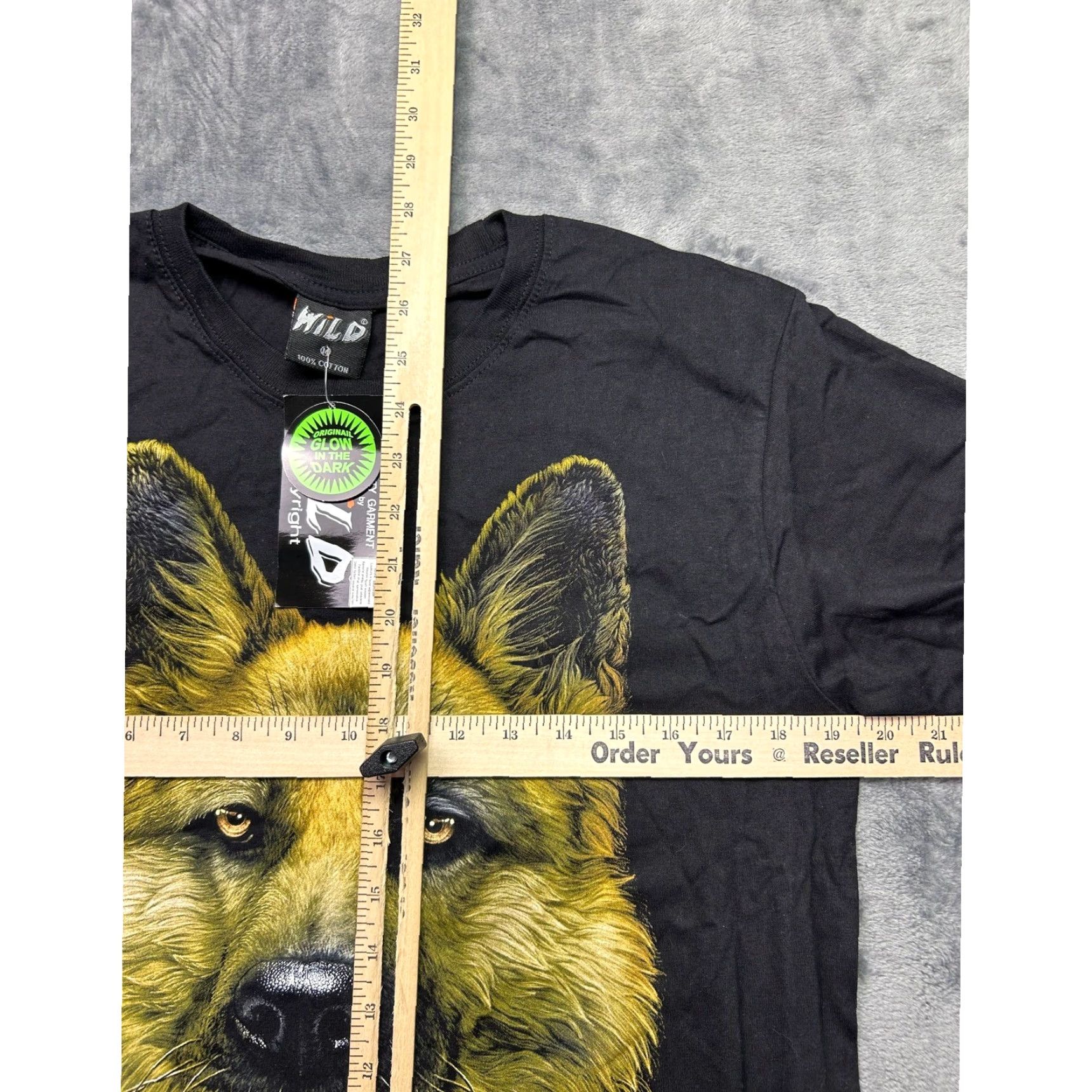 Vintage VINTAGE 90s The Mountain Wild German Shepherd Glow In The Dark T Shirt Mens M Size US M / EU 48-50 / 2 - 5 Thumbnail