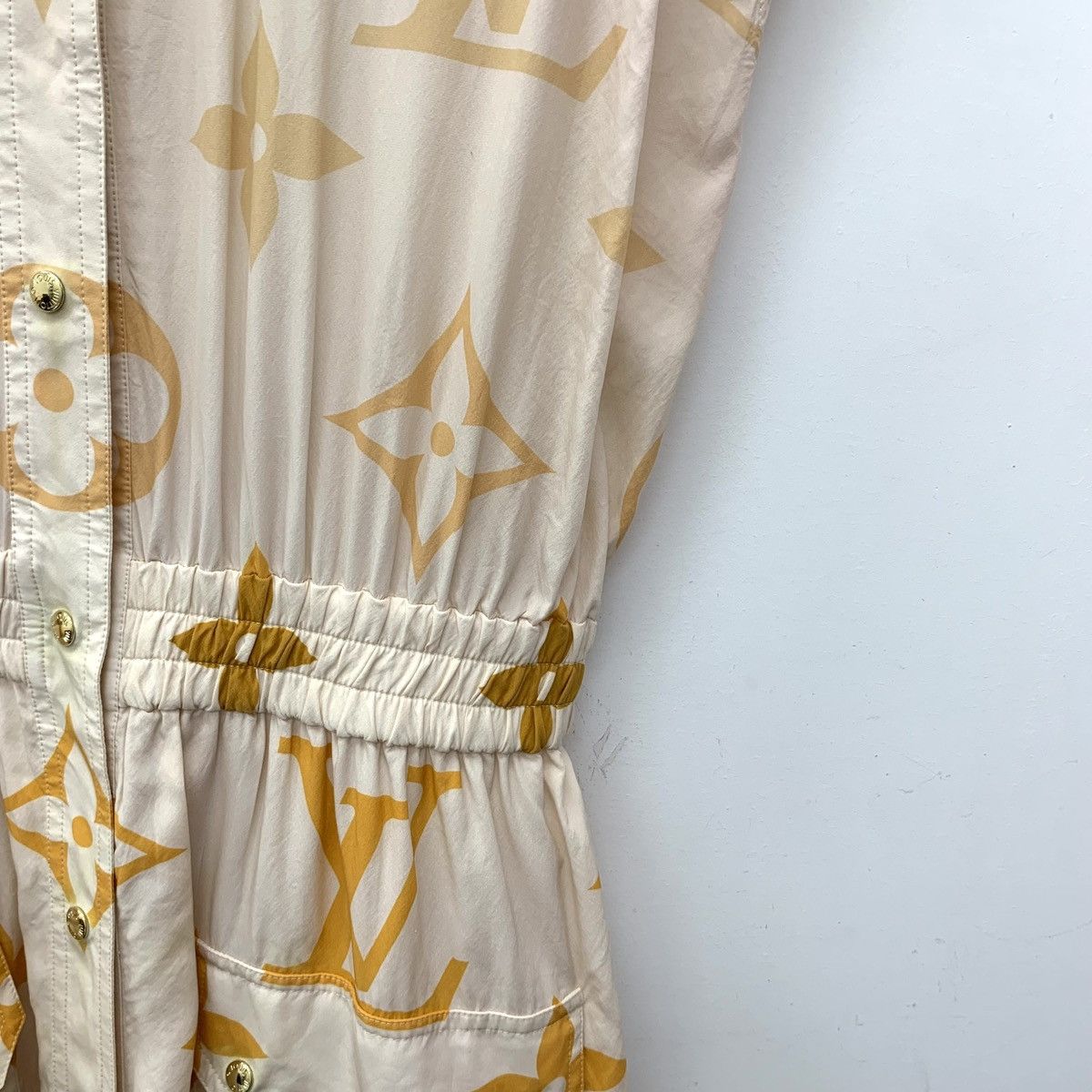 Louis Vuitton Louis Vuitton Beige Mulberry Silk Sleeveless Shirt Dress Size S / US 4 / IT 40 - 4 Thumbnail