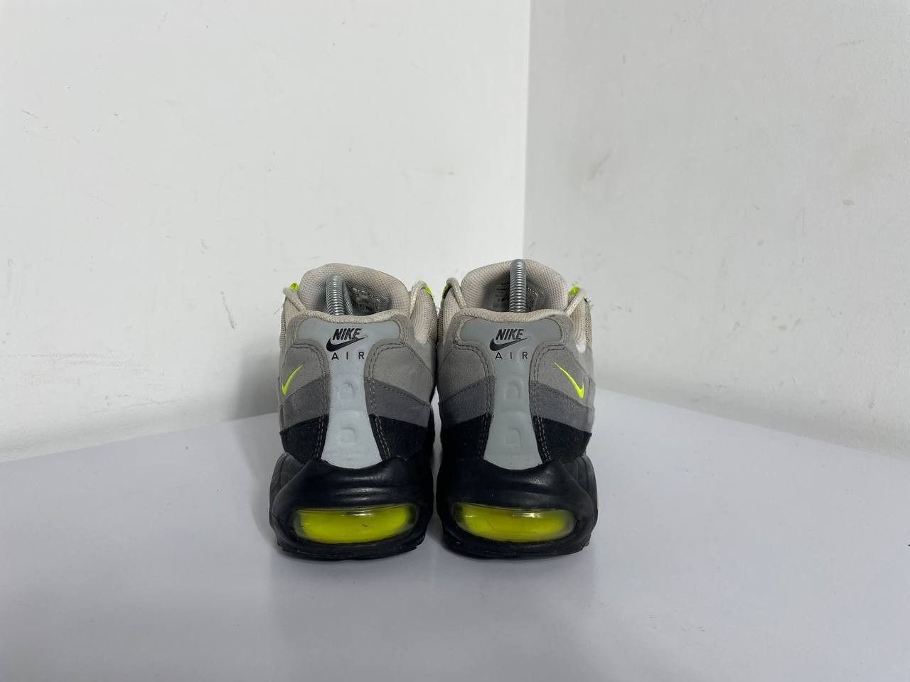 Nike Nike Air Max 95 OG Neon 2009 Size US 7 / EU 40 - 5 Thumbnail
