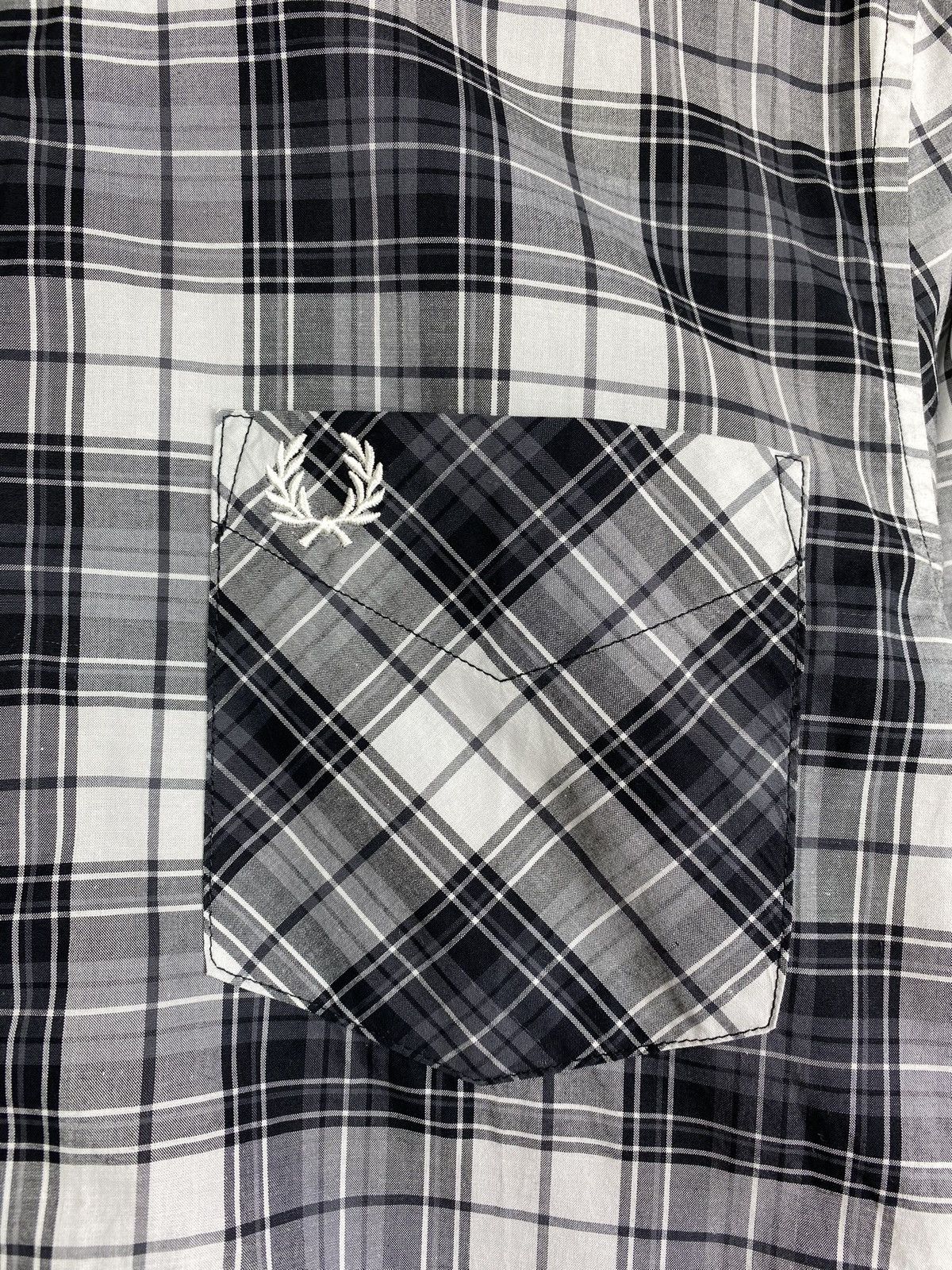 Fred Perry FP Fred Perry men’s long sleeve checked button up shirt Size US M / EU 48-50 / 2 - 9 Thumbnail
