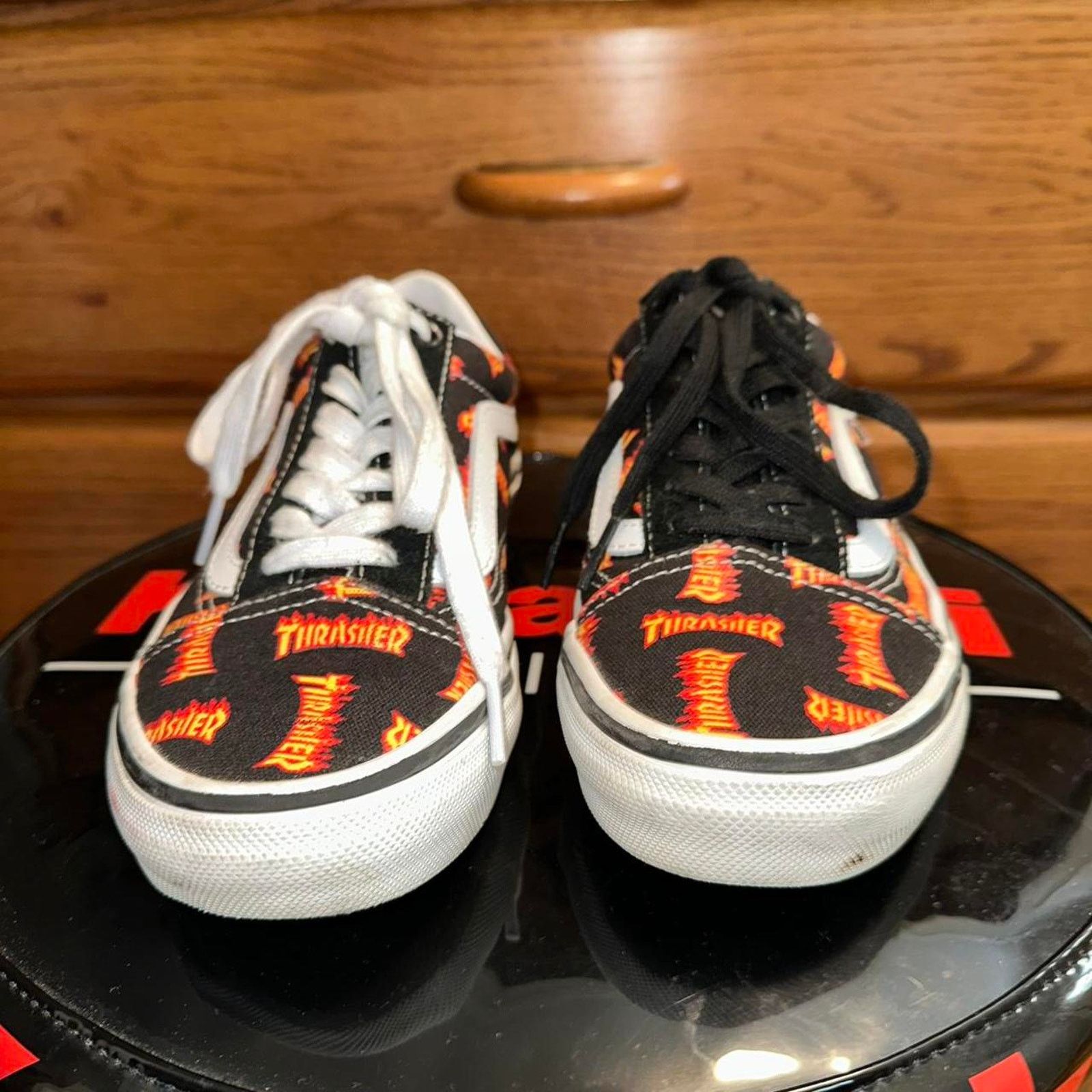 Thrasher × Vans VANS x Thrasher Old Skool Skate Low Top Sneakers size 6 men Size US 6 / EU 39 - 2 Thumbnail