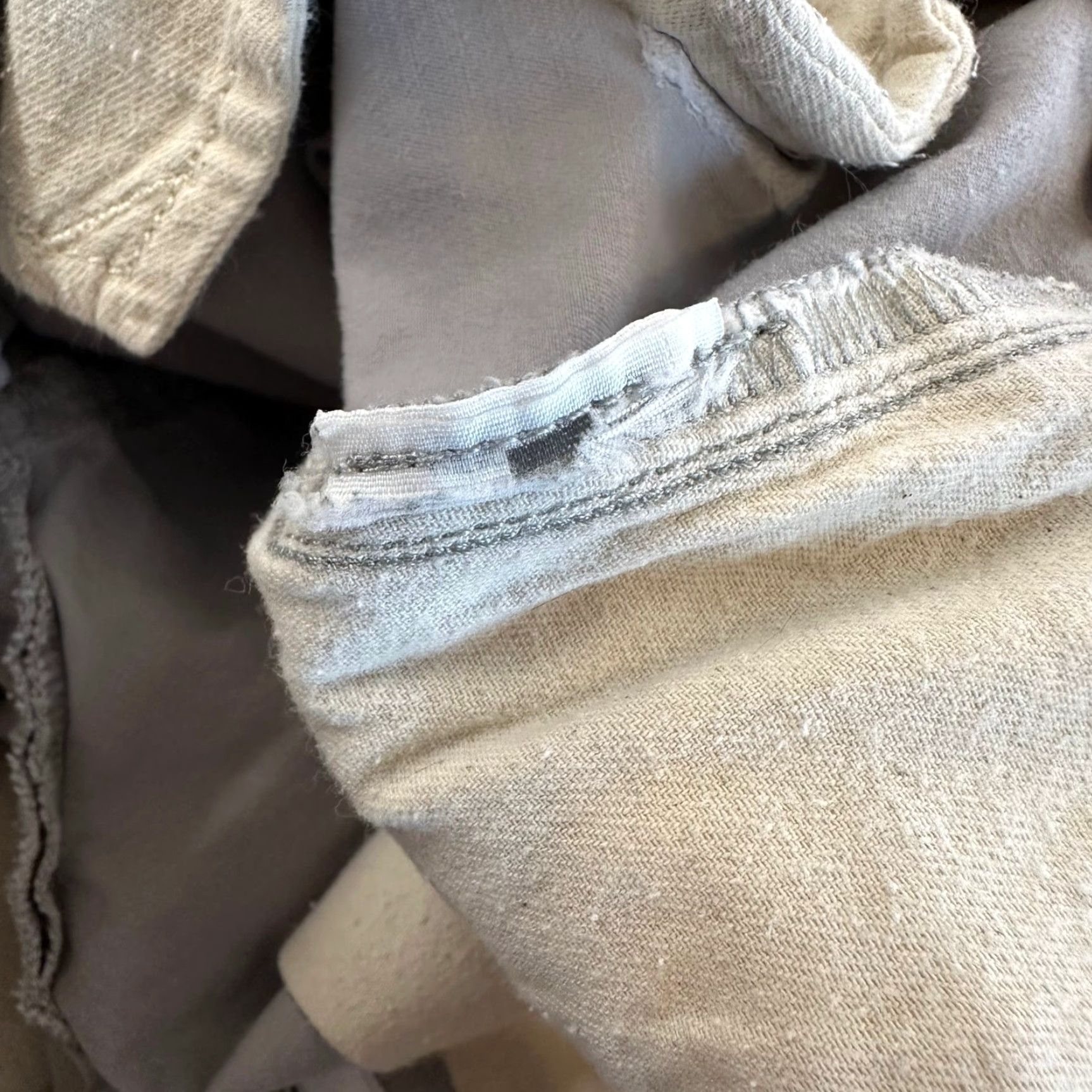 Abercrombie & Fitch Abercrombie & Fitch Mens Gray Stretch Chino Shorts 34 Flat Front Casual Size US 34 / EU 50 - 7 Thumbnail