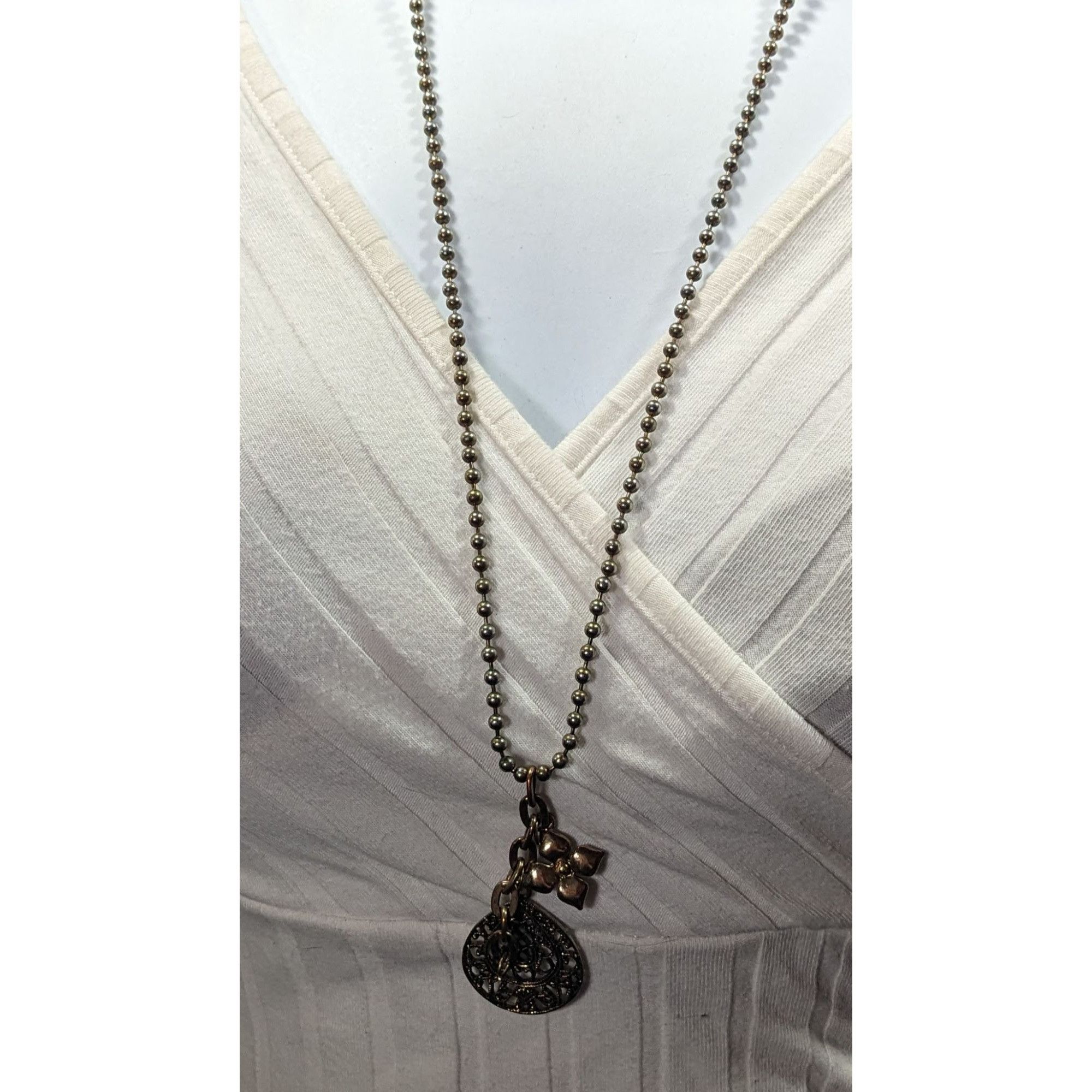 Other Bohemian Floral Gold Tone Charm Cluster Pendant Necklace Size ONE SIZE - 2 Thumbnail