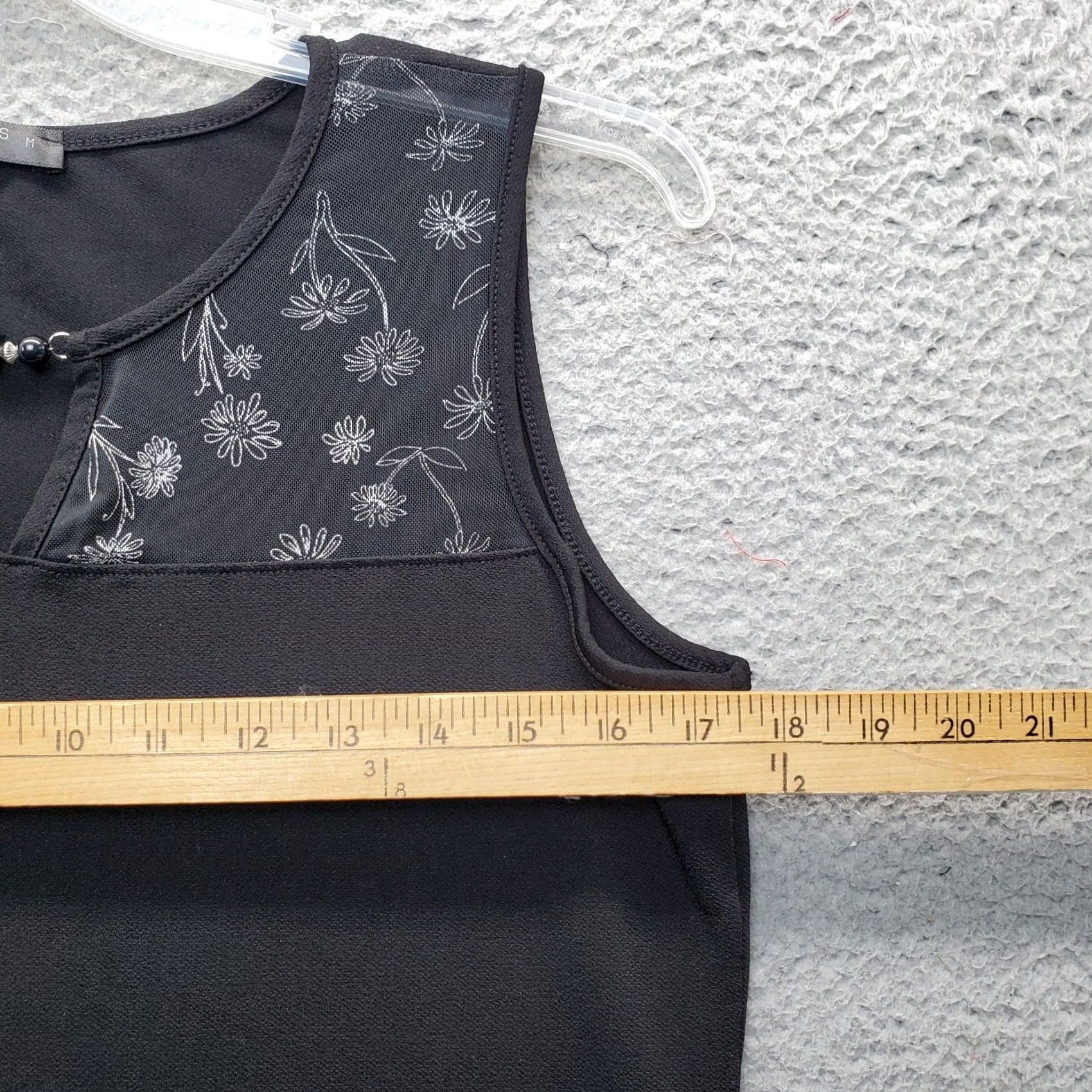 Vintage Ava James Tank Top Womens M Black Floral Stretch Sleeveless Keyhole Front Shirt Womens Size M Black Floral Tank Size M / US 6-8 / IT 42-44 - 4 Thumbnail