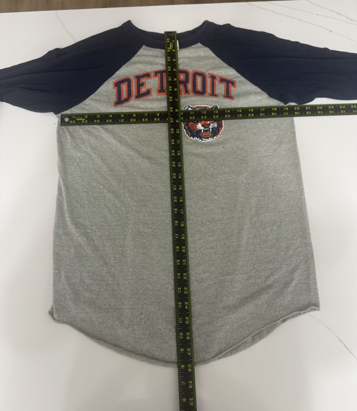 Logo 7 Vintage Detroit Tigers raglan baseball tee from early 80s Size US L / EU 52-54 / 3 - 4 Thumbnail