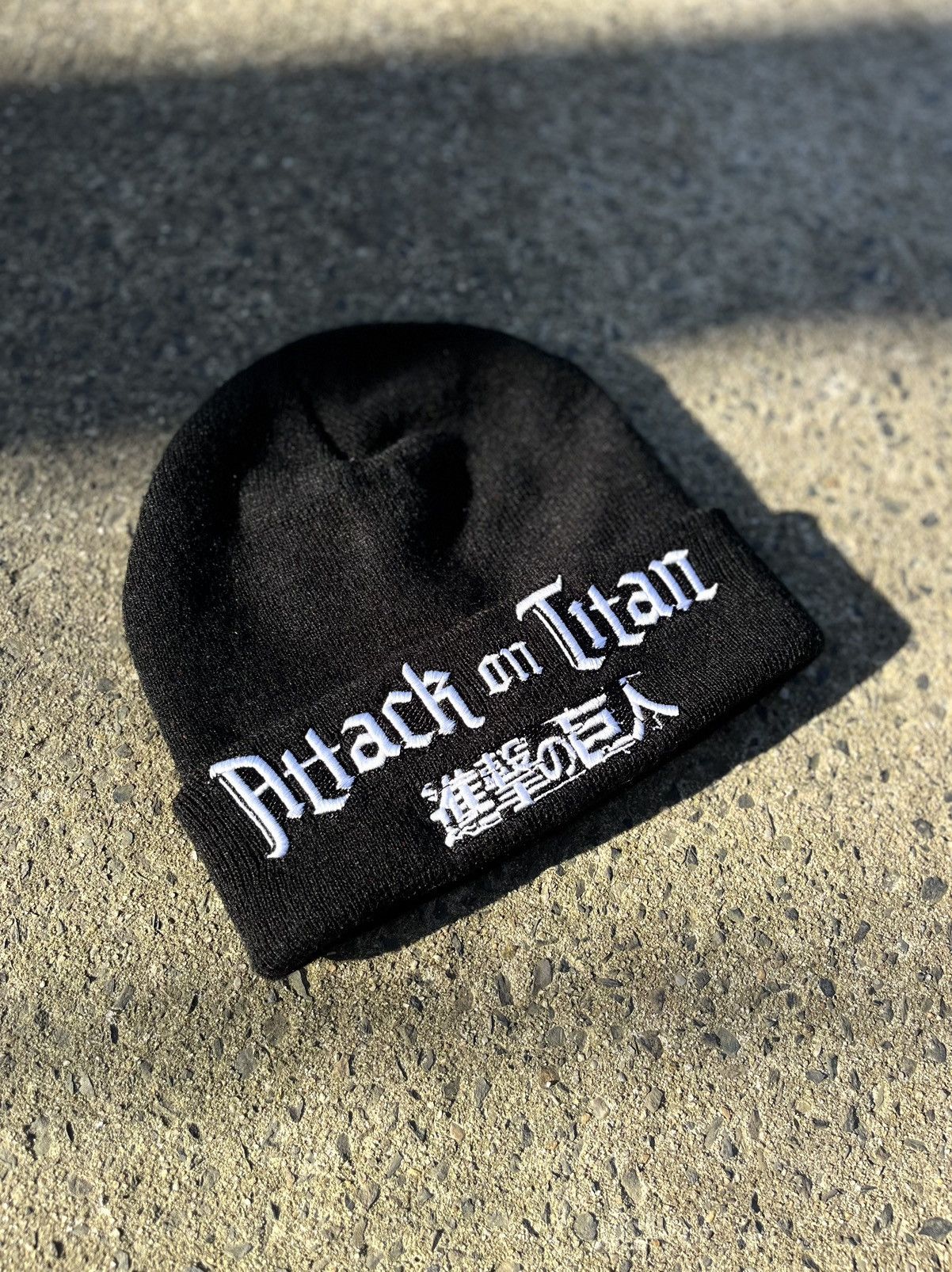 Anime × Vintage Vintage Attack on Titan Beanie Hat Size ONE SIZE - 1 Thumbnail