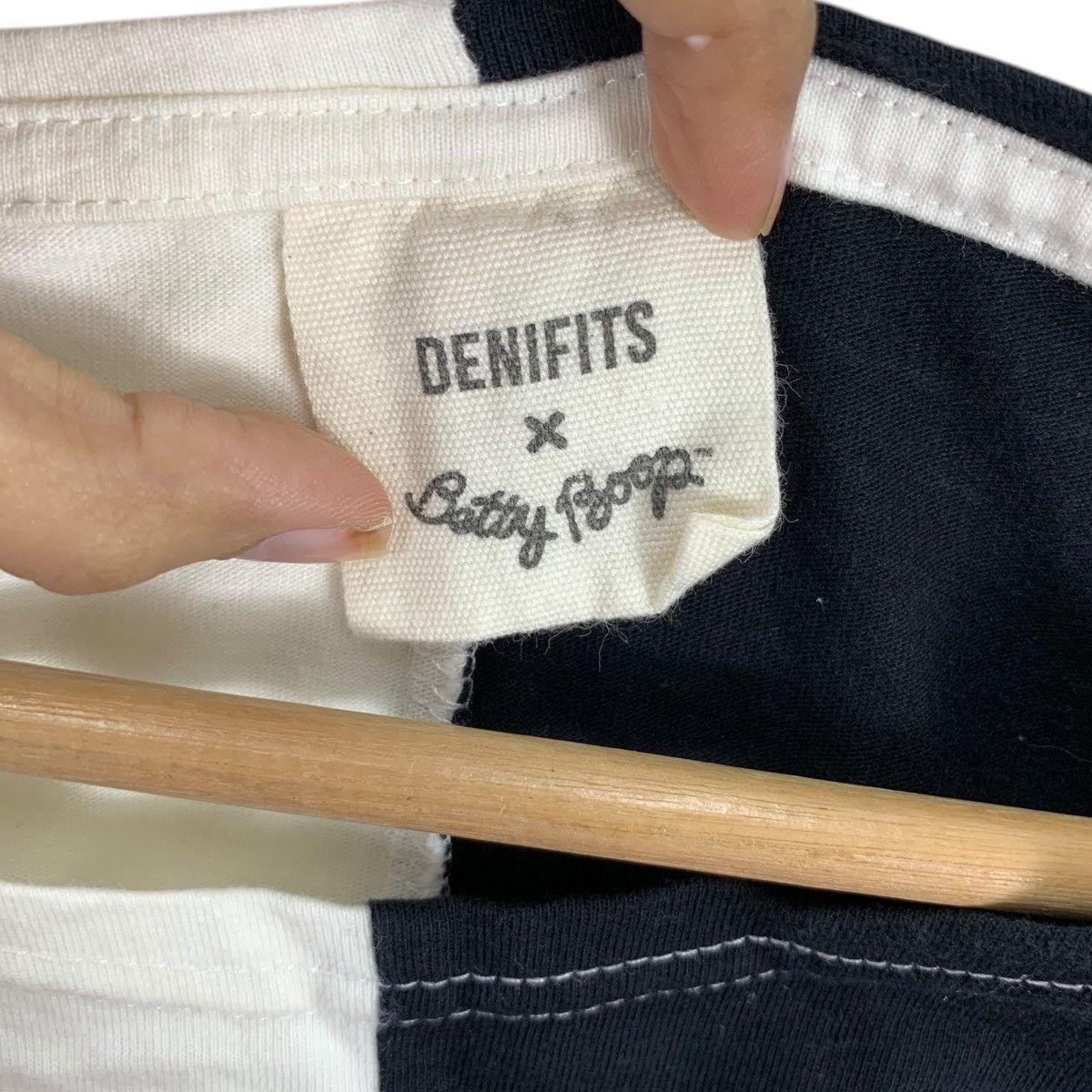 Vintage BETTY BOOP x DENIFITS Embossed Logo Cartoon Tee Shirt Top Size S / US 4 / IT 40 - 5 Thumbnail