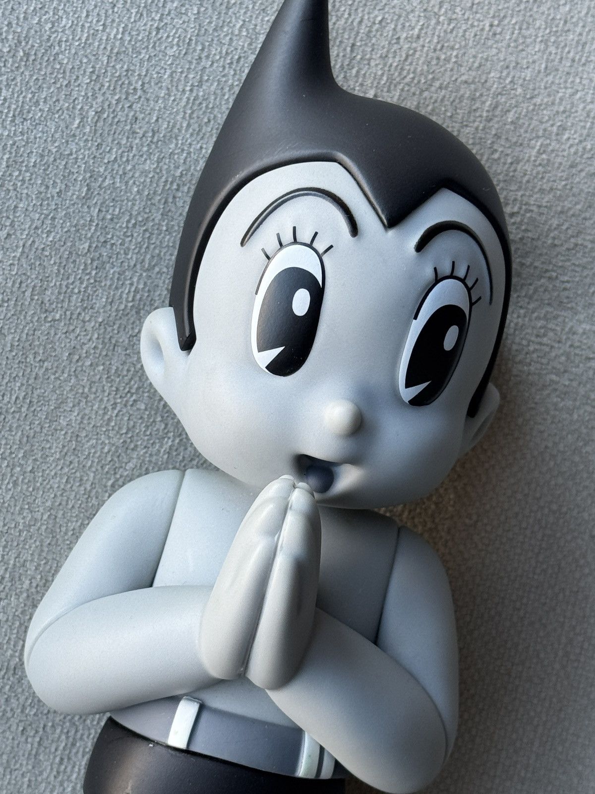 Other ToyQube Astro Boy Greeting Edition Mono Gray Vinyl Figure Size ONE SIZE - 2 Thumbnail