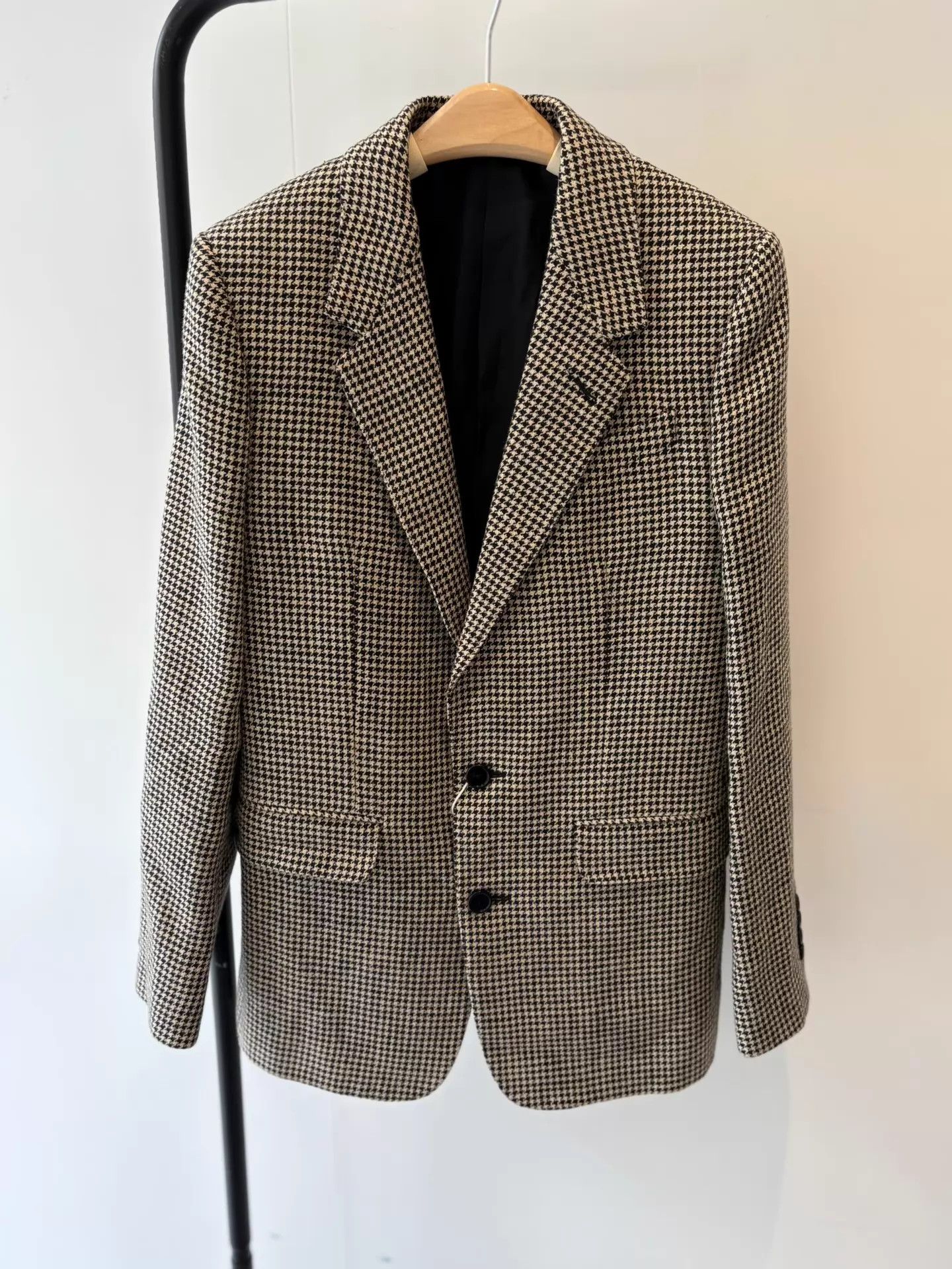 Celine Celine 100% Linen Black/Beige Houndstooth Blazer 36 NWT Size 36R - 1 Thumbnail