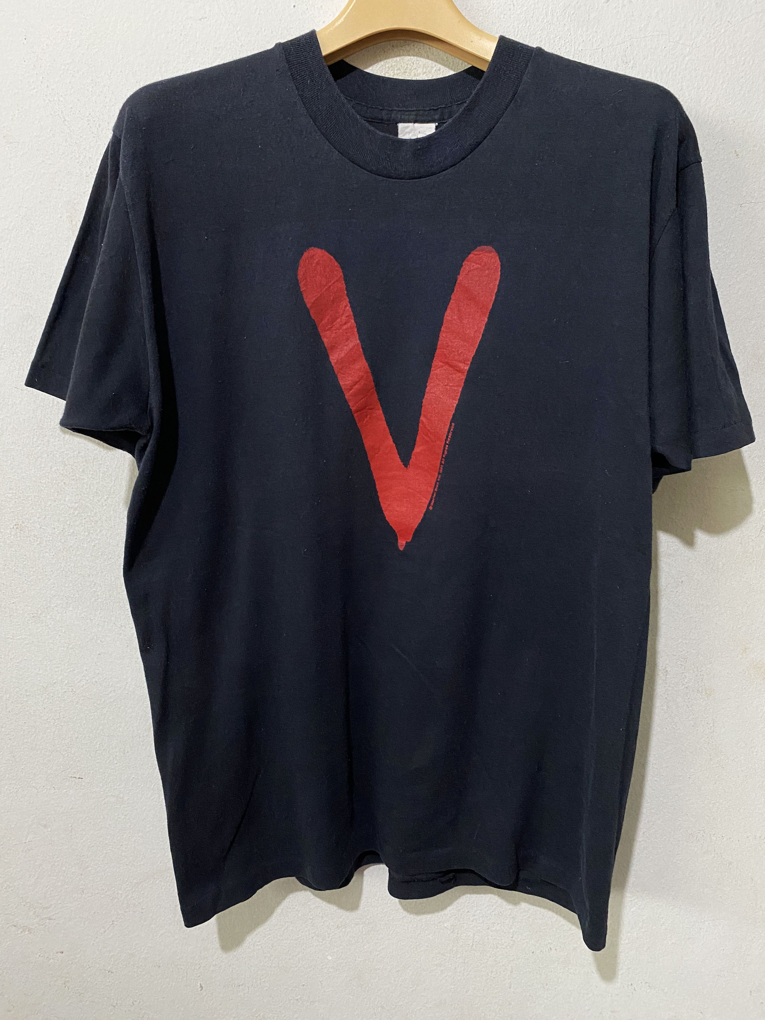 image of Movie x Vintage 1984 V (The Final Battle) Warner Bros Shirt in Black, Men's (Size Medium)
