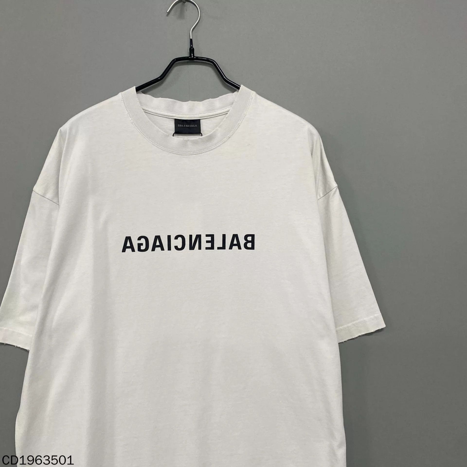 Balenciaga Balenciaga Reversed Letter Print SS Tee 95 New L Size L / US 10 / IT 46 - 2 Thumbnail