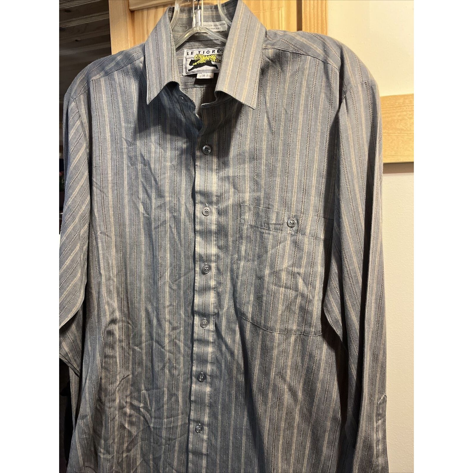 Le TIGRE Le Tigre Vintage Men’s M Gray Stripe Button Poly Blend Shirt Size US M / EU 48-50 / 2 - 6 Thumbnail