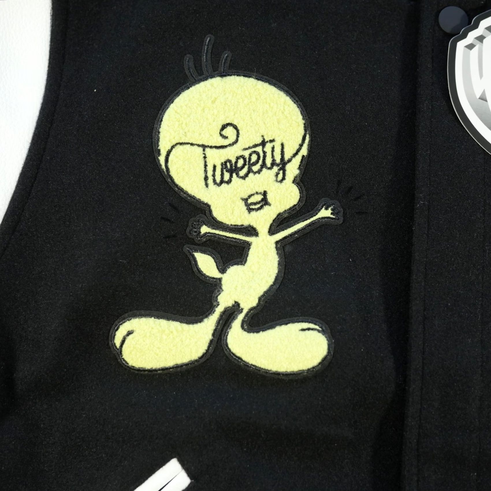 Vintage VINTAGE Tweety Jacket Mens Large Black Looney Tunes Varsity Freeze Big Letter Zip Flaw Size US L / EU 52-54 / 3 - 4 Thumbnail