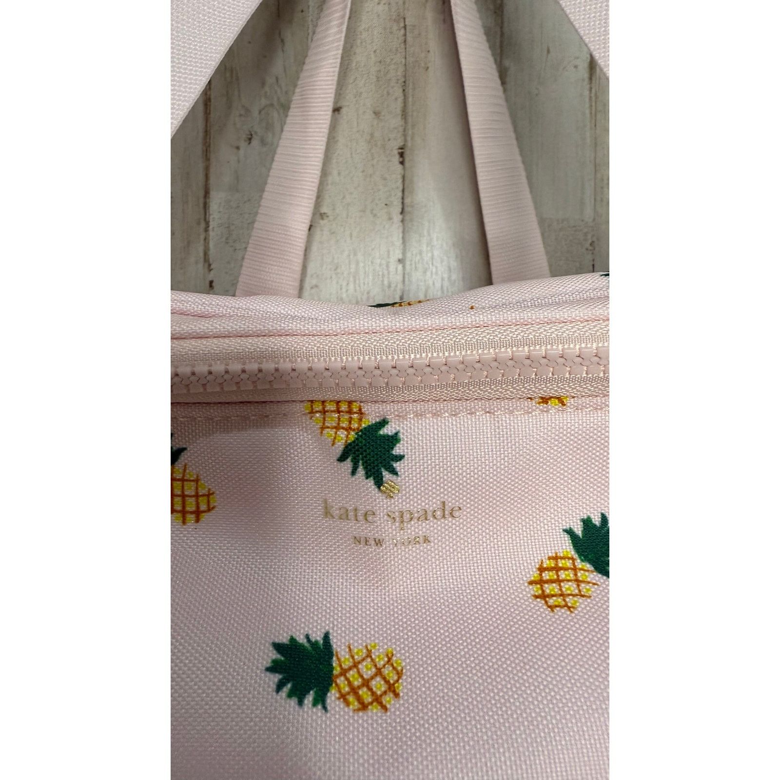 Kate Spade NWT Kate Spade NY Pink Pineapple Print Insulated Cooler Bag Size ONE SIZE - 2 Thumbnail