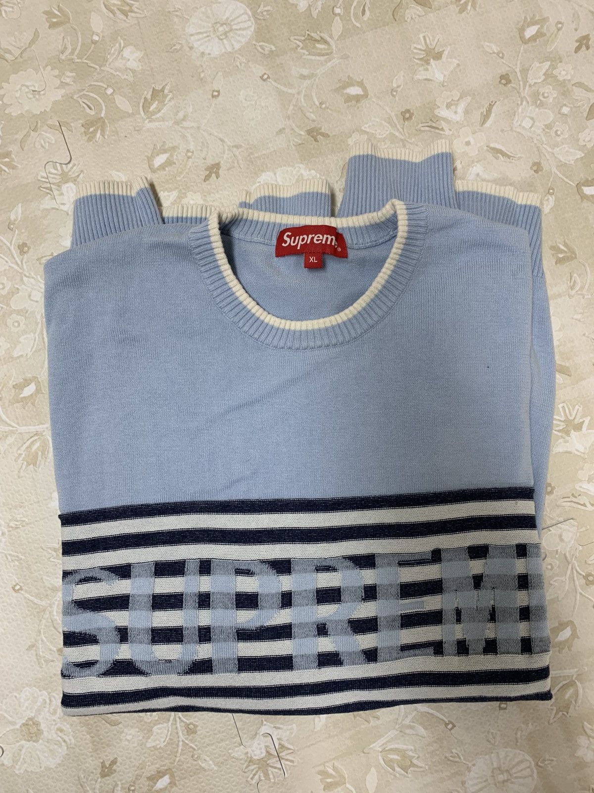 Supreme Supreme Crewneck Sweater powder blue Size US XL / EU 56 / 4 - 2 Thumbnail