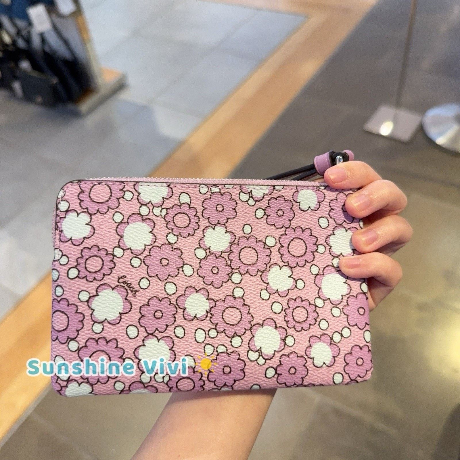 Coach NWT Coach Corner Zip Wristlet CBP28 Purple Floral Canvas Size ONE SIZE - 2 Thumbnail