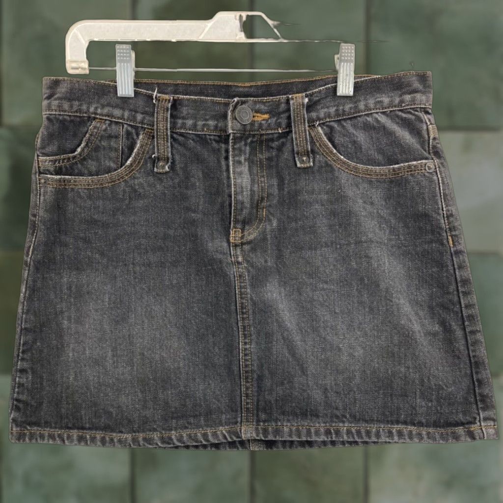 Gap Gap Blue Mini Skirt Women's Size 6 Low Rise Denim Preppy Style Size 28" / US 6 / IT 42 - 1 Thumbnail