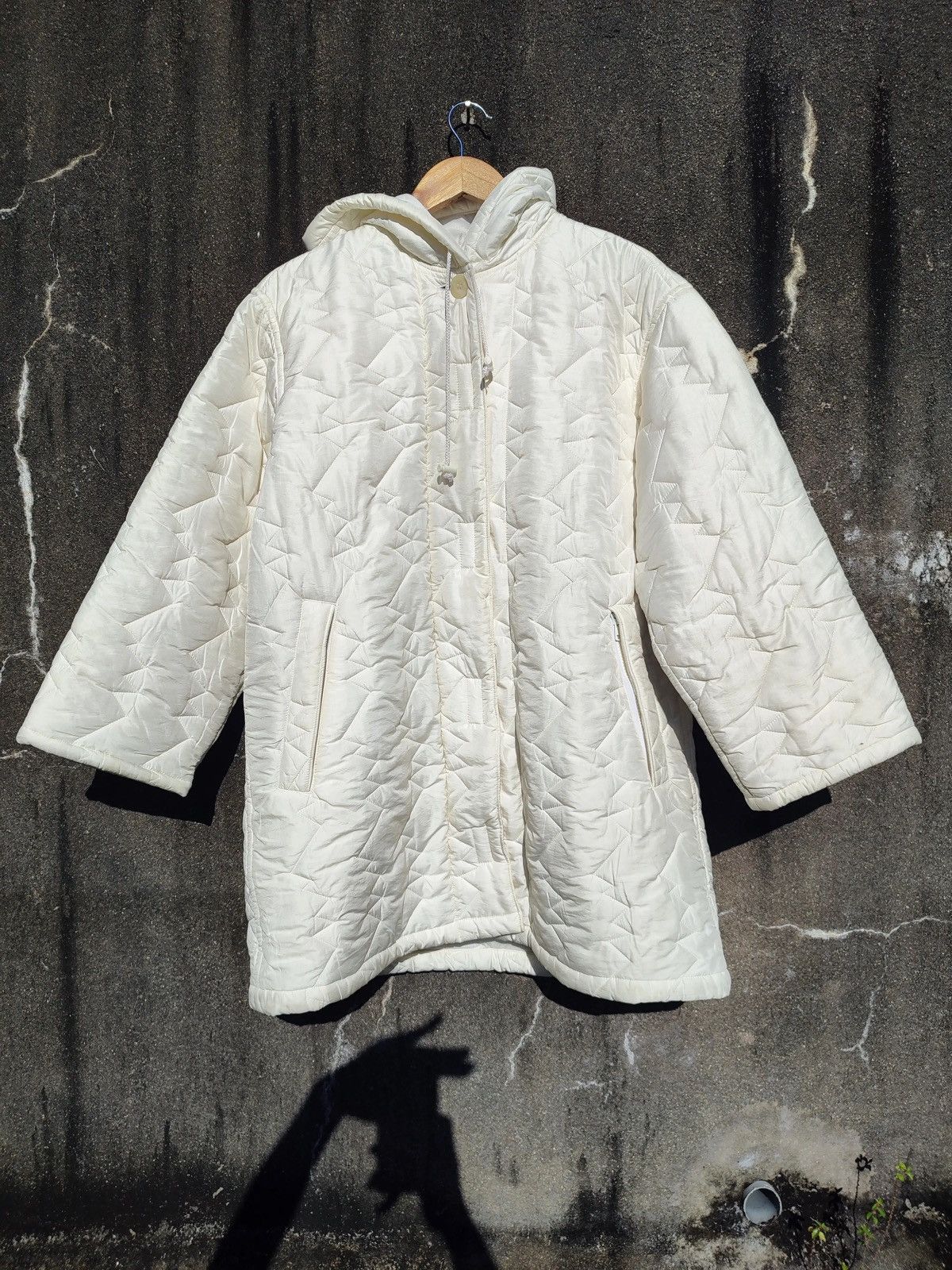 Designer × Japanese Brand Vividakiko Quilted Hooded Coat – Ivory (M) Size US M / EU 48-50 / 2 - 1 Thumbnail