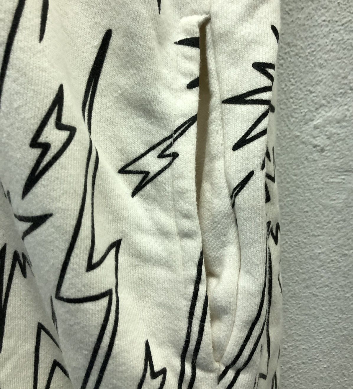Disney Disney x DAMMY Mickey Mouse Lightning Bolt Sweatshirt White Size US L / EU 52-54 / 3 - 6 Thumbnail