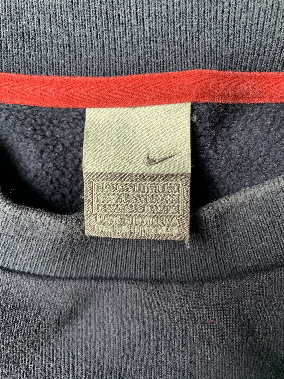 Nike Vintage Nike swoosh sweatshirt Size US L / EU 52-54 / 3 - 7 Thumbnail