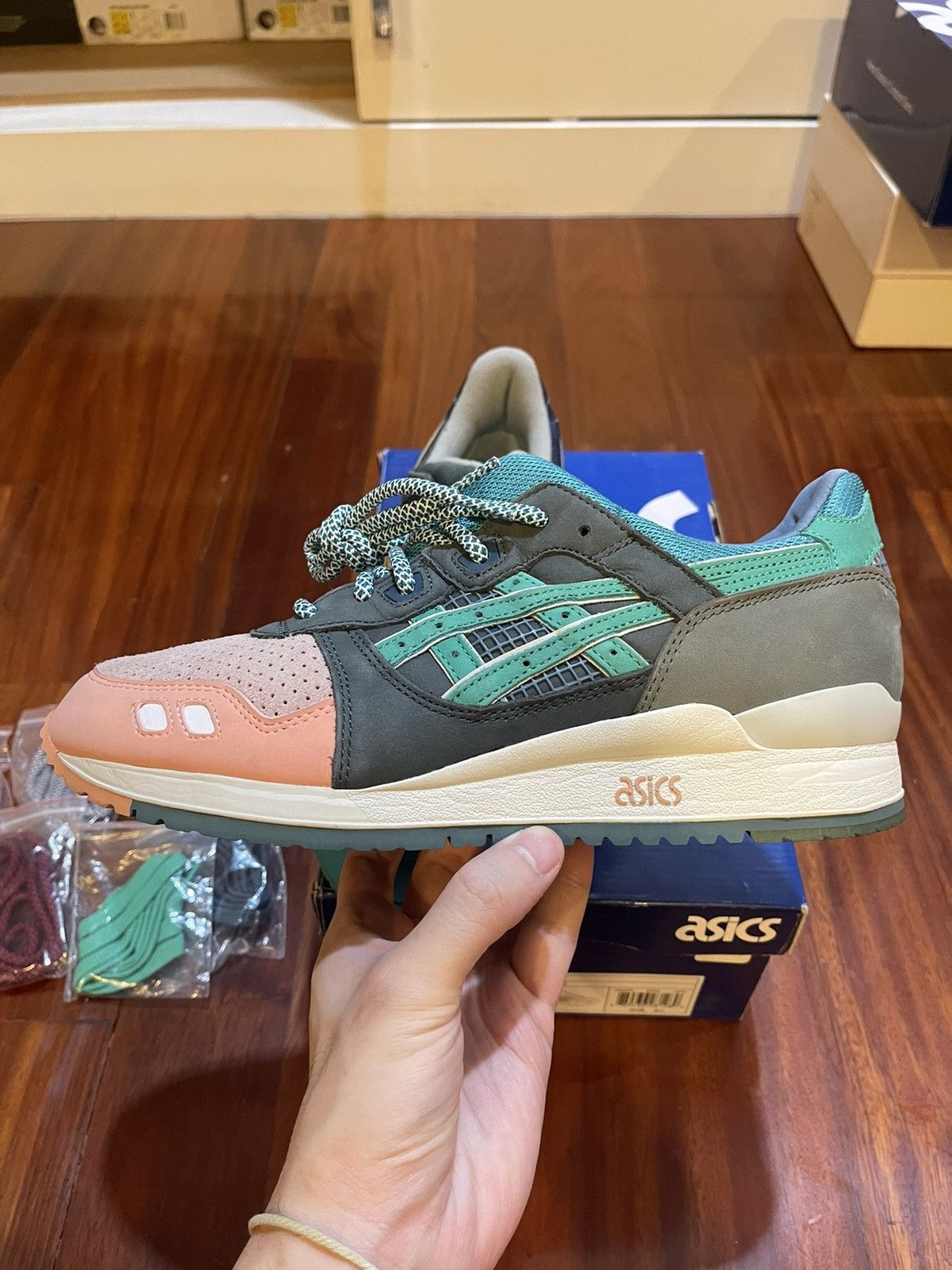 Asics × Kith × Ronnie Fieg New!!! Ronnie Fieg (Kith Founder)x ASICS Gel Lyte 3 Size US 9.5 / EU 42-43 - 10 Thumbnail
