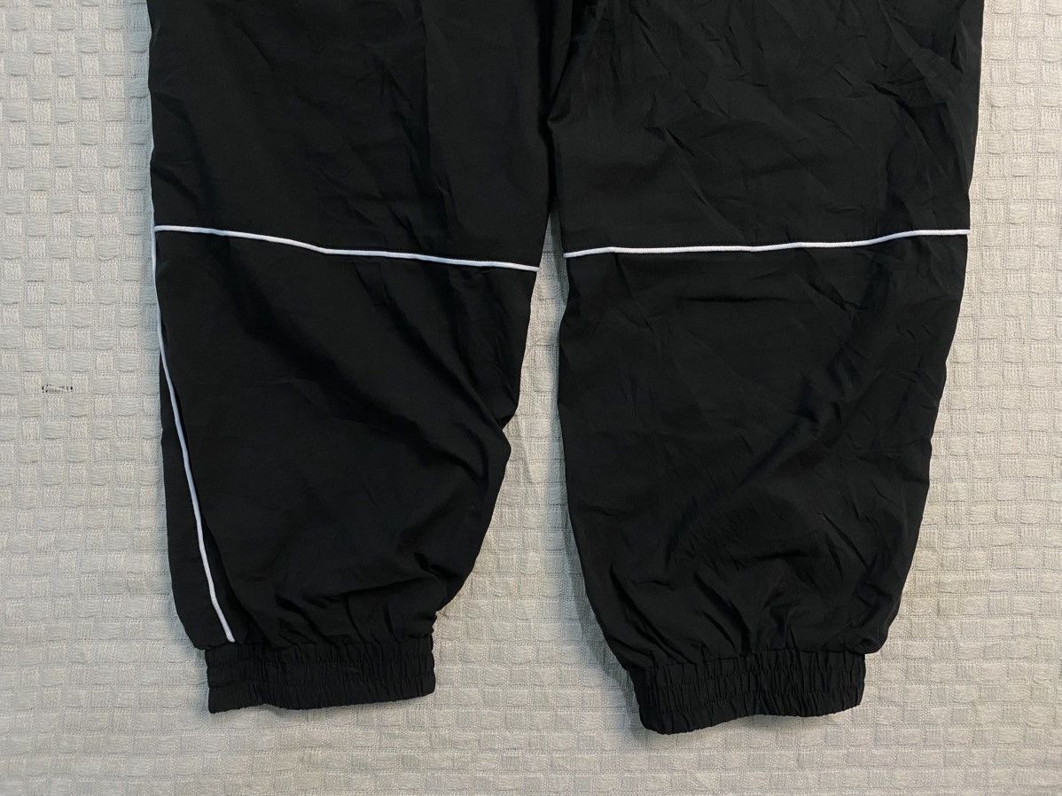 New Era NEW ERA BAGGY NYLON TRACK PANTS Y2K Size US 30 / EU 46 - 11 Thumbnail