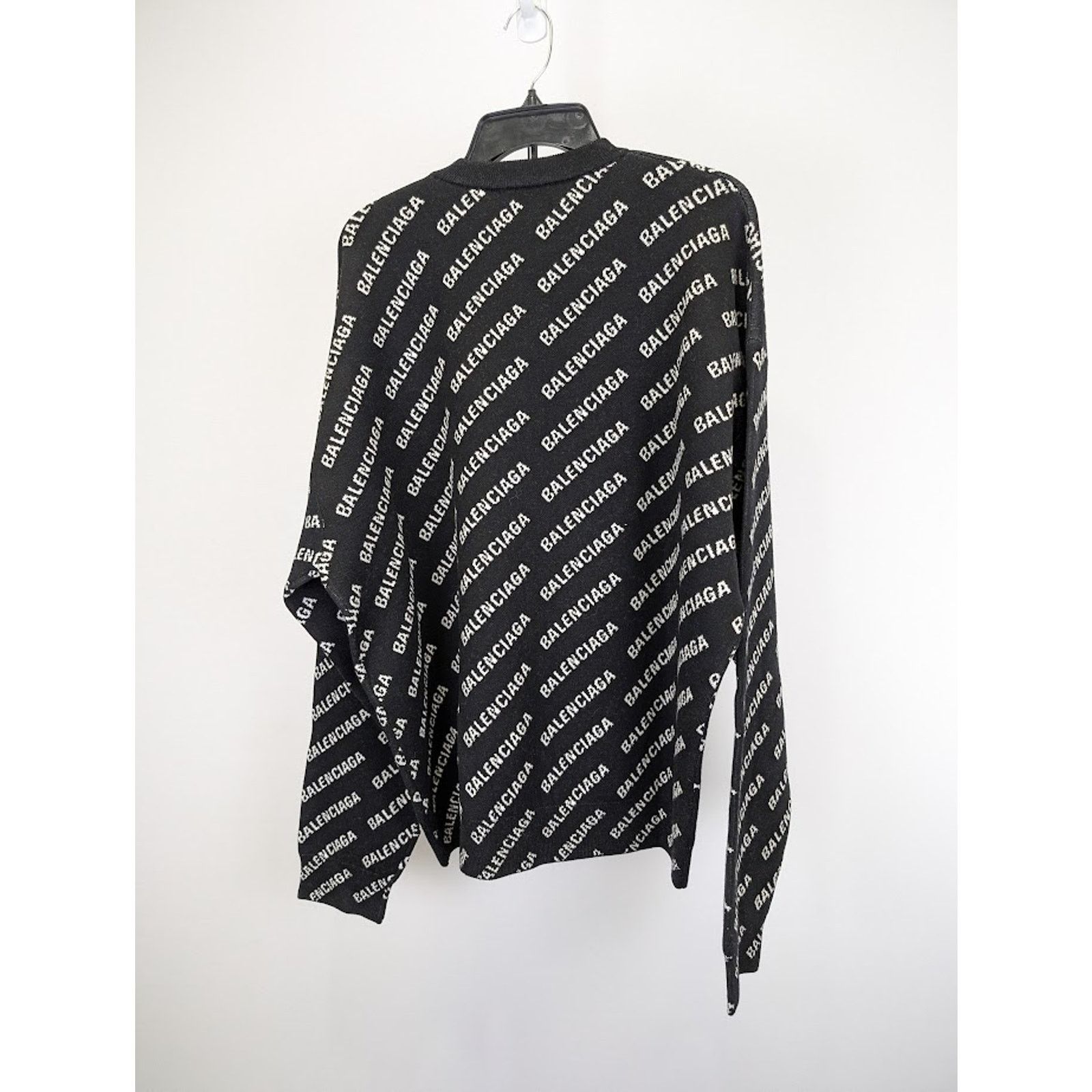 Balenciaga o1rshd1 All Over Logo Sweater in Black Size US S / EU 44-46 / 1 - 10 Thumbnail