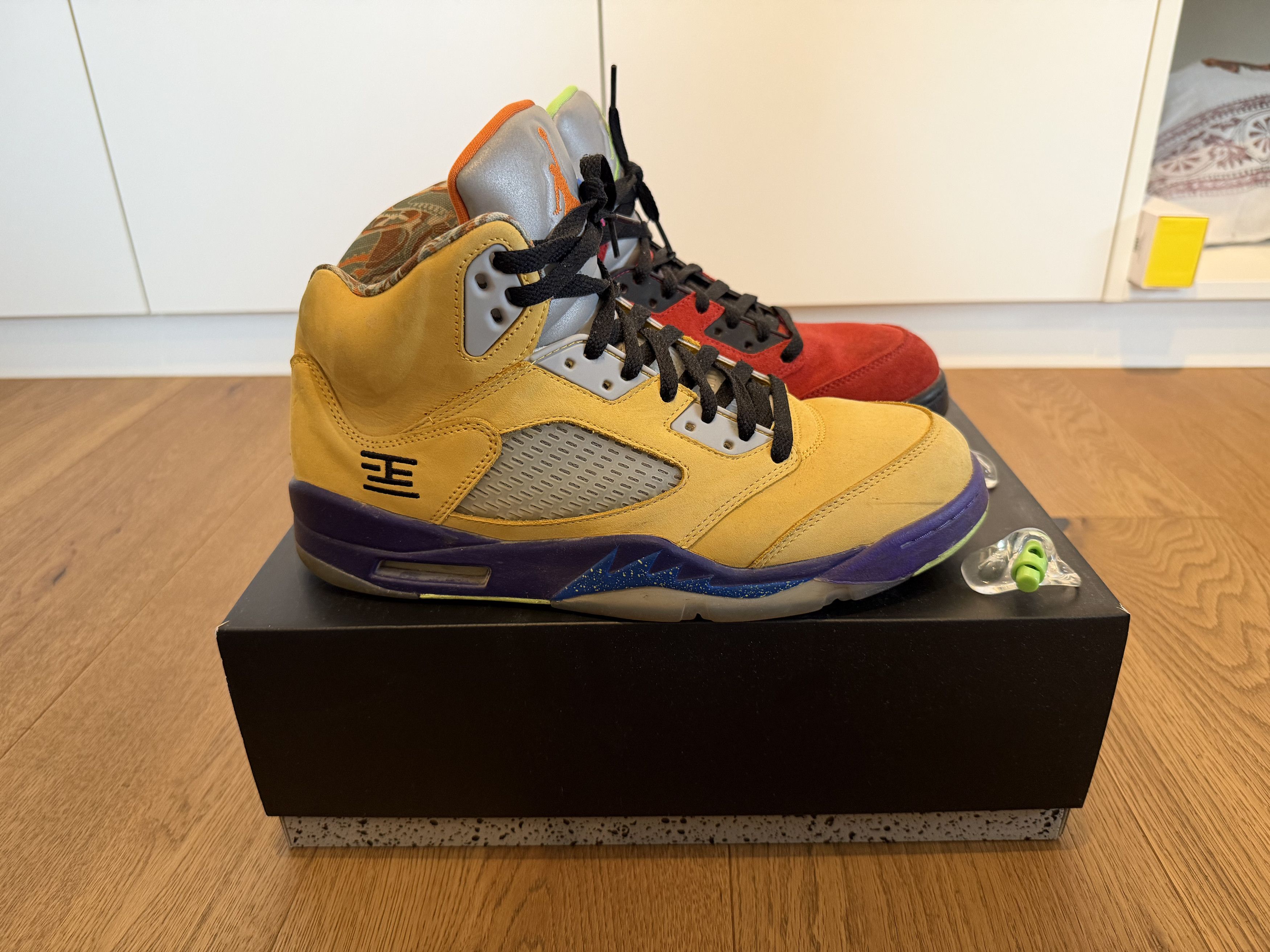 Jordan Brand Joran 5 "What the" Size US 10 / EU 43 - 2 Thumbnail