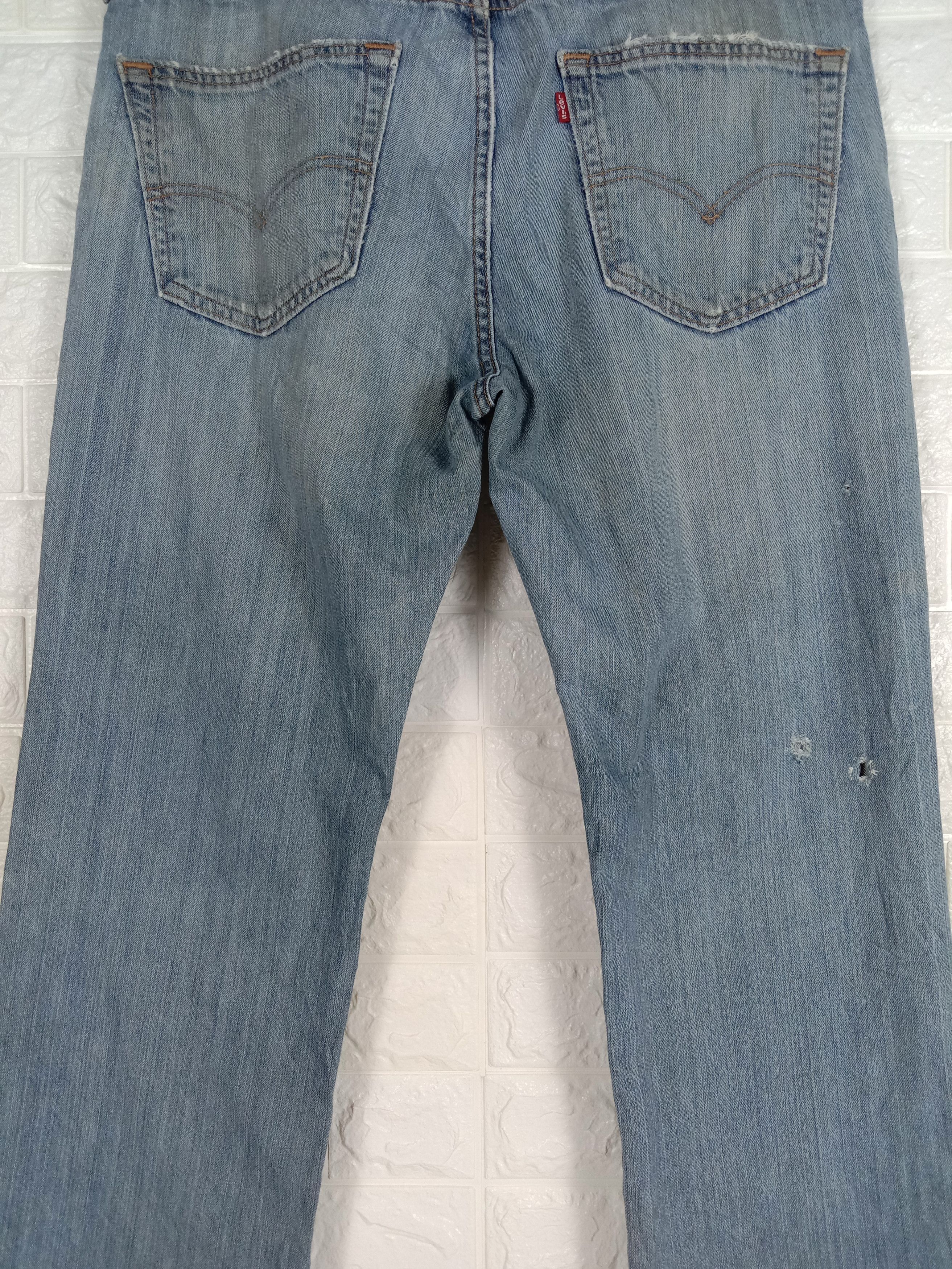 Levi's Vintage Levi’s 559 Jeans Faded Blue Distressed Denim Size US 37 - 6 Thumbnail