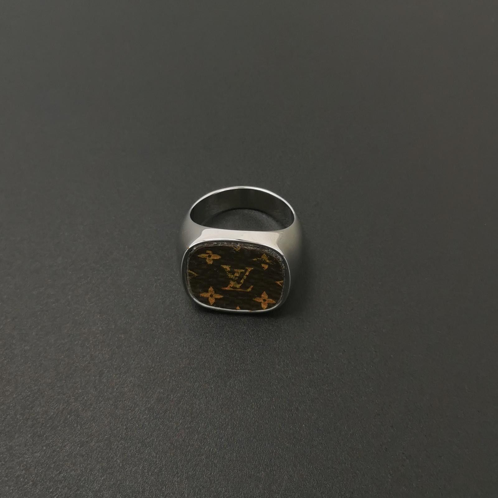 Louis Vuitton Louis Vuitton (LV) Lock Signet Leather Monogram Ring Size 2 Size ONE SIZE - 5 Thumbnail