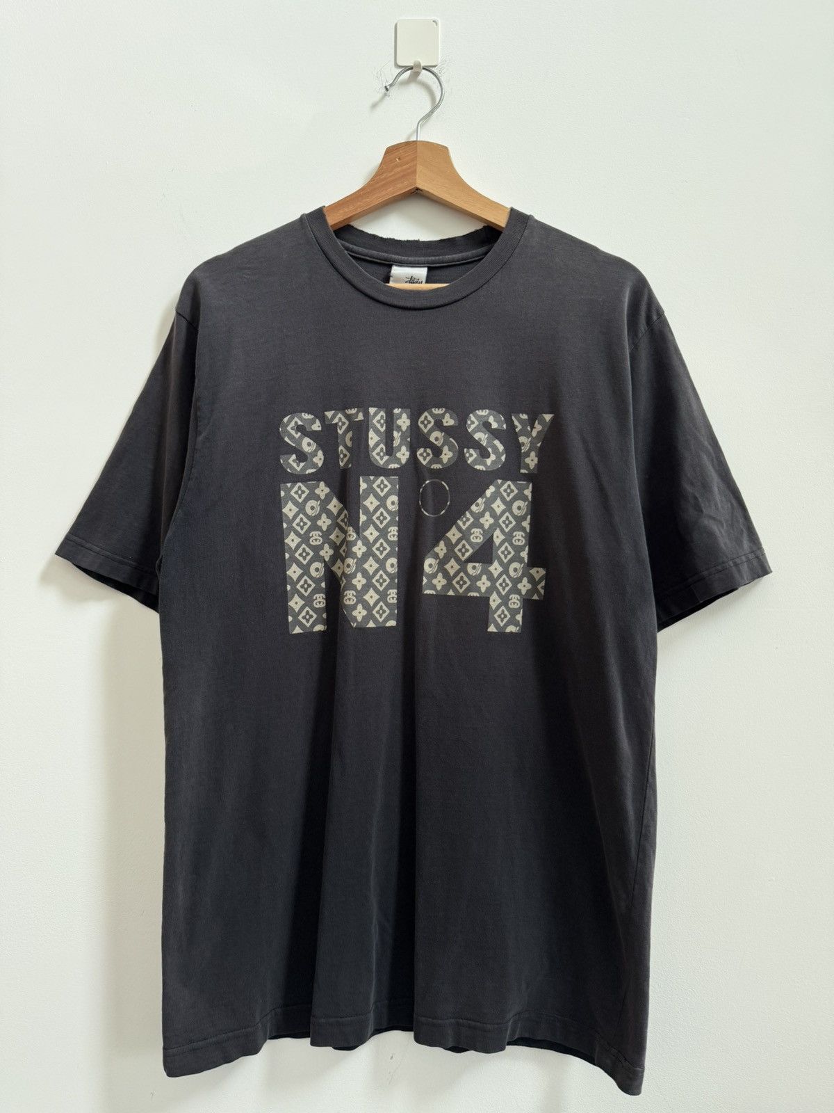 Stussy Vintage Stussy No 4 Monogram LV T-Shirt Size US L / EU 52-54 / 3 - 2 Thumbnail