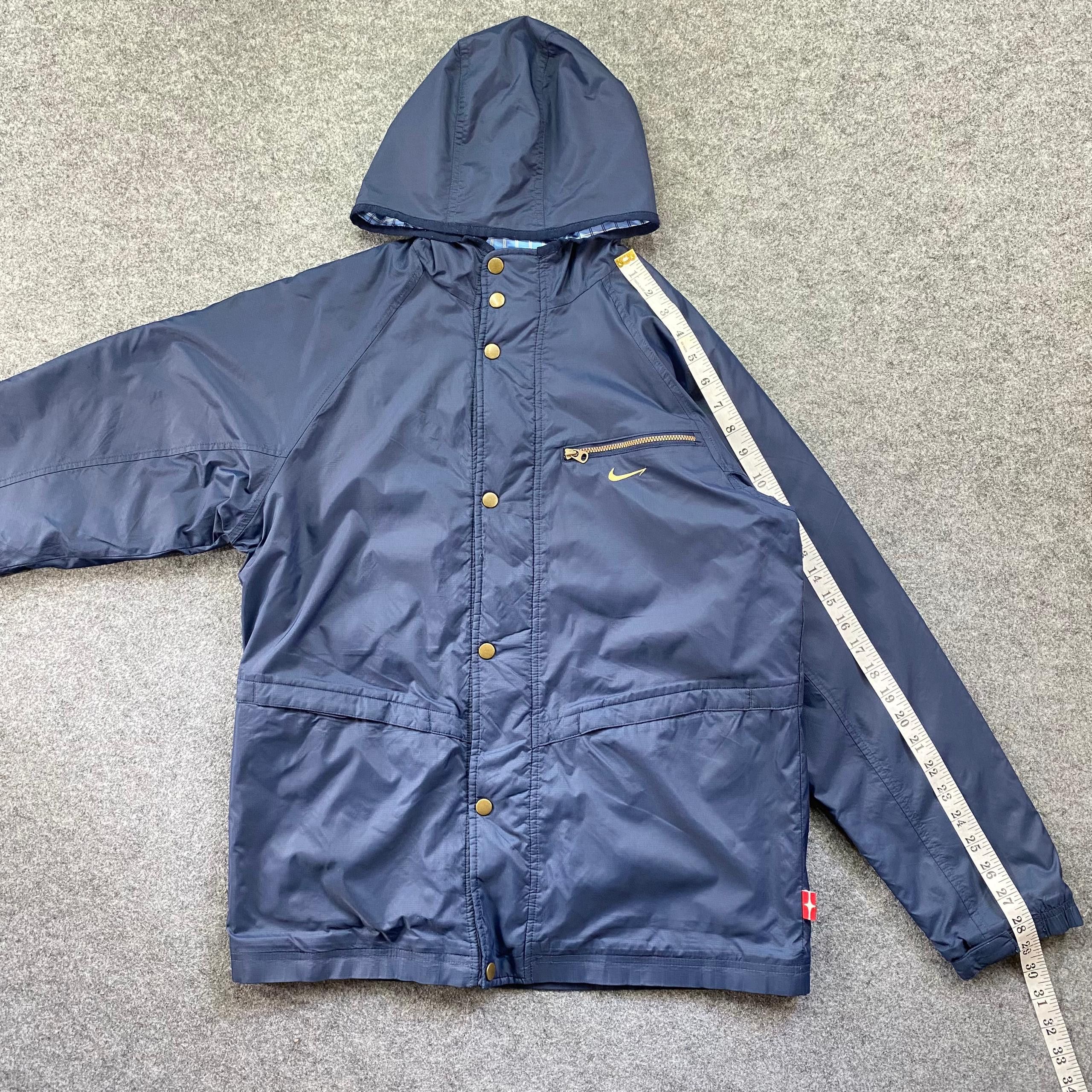 Nike Vintage Nike Small Logo Hoodies Jacket Size US L / EU 52-54 / 3 - 5 Thumbnail