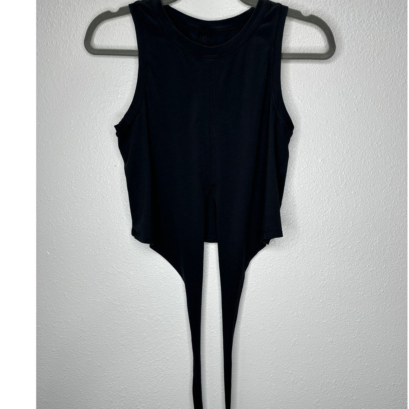 Lululemon Lululemon Black High Neck Front Tie Tank Top Shirt 4 Size S / US 4 / IT 40 - 1 Thumbnail