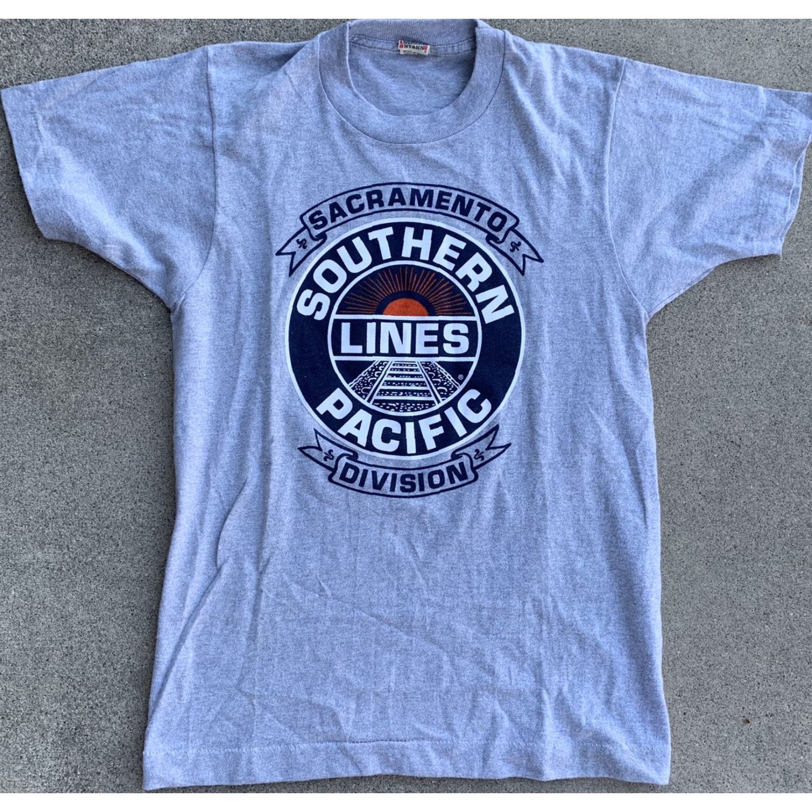 Vintage VINTAGE Southern Pacific Lines Sacramento Division t shirt single stitch Size S (Unisex) Gray Screen Stars 1980s Graphic Tee Men/Women? Size US S / EU 44-46 / 1 - 7 Thumbnail