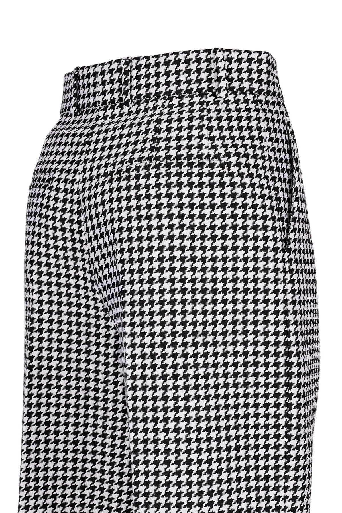Dior o1y0825 Short in Black/White Size 28" / US 6 / IT 42 - 4 Thumbnail