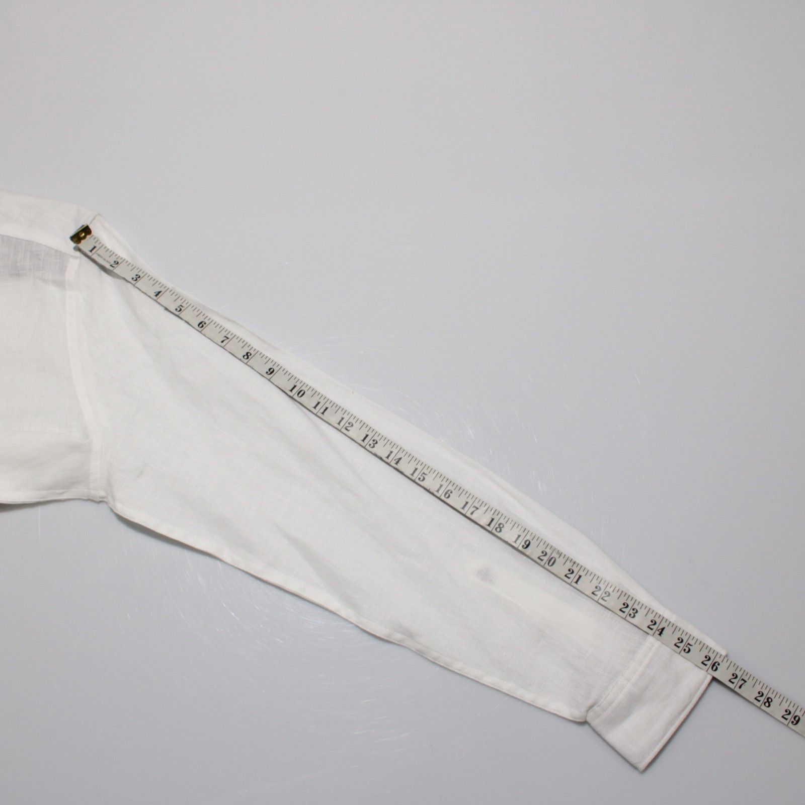 Robert Graham Robert Graham New with tags Shirt Size M US In White Size US M / EU 48-50 / 2 - 8 Thumbnail