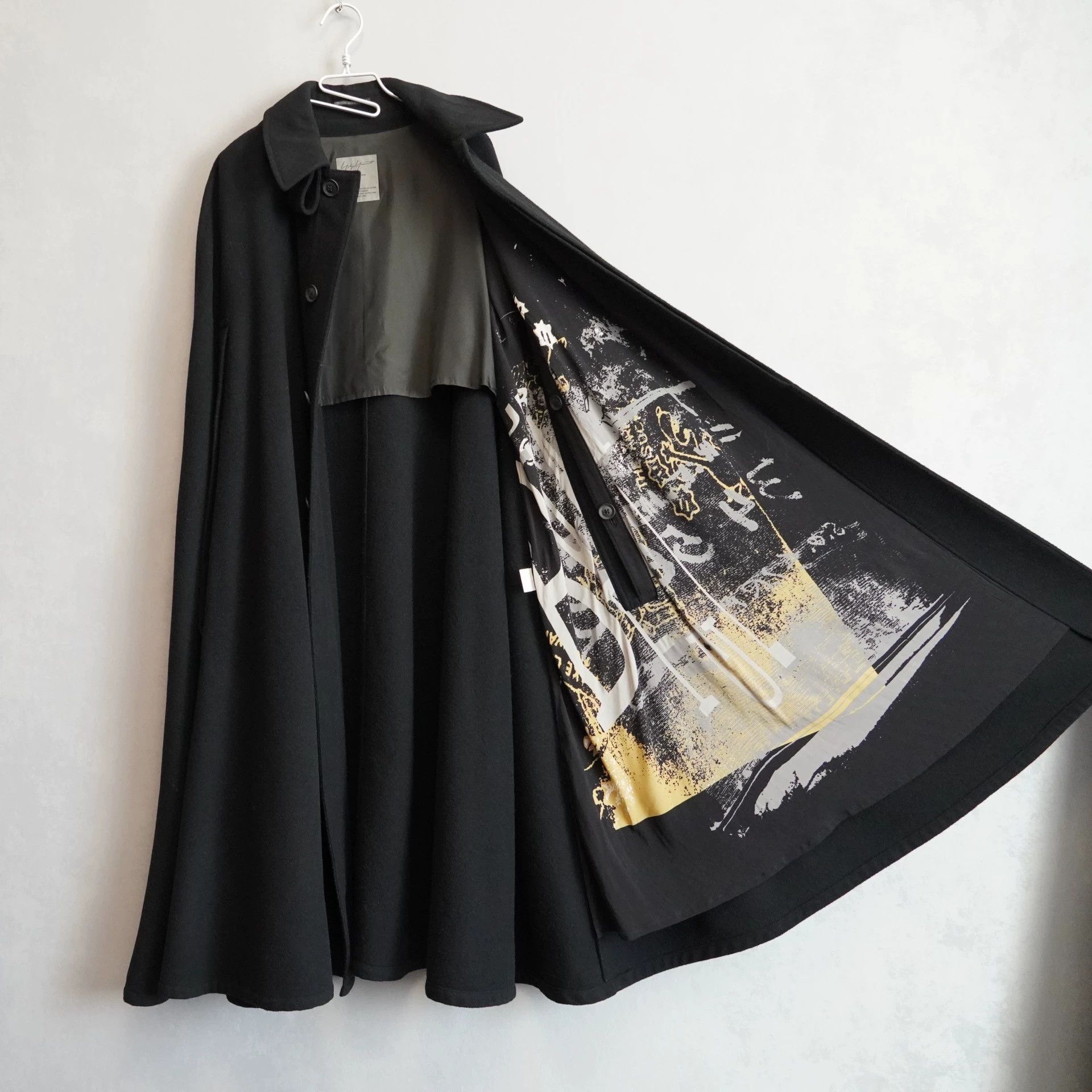 Yohji Yamamoto Yohji Yamamoto 20AW Painting Cape Coat Size 3 Size US L / EU 52-54 / 3 - 1 Thumbnail