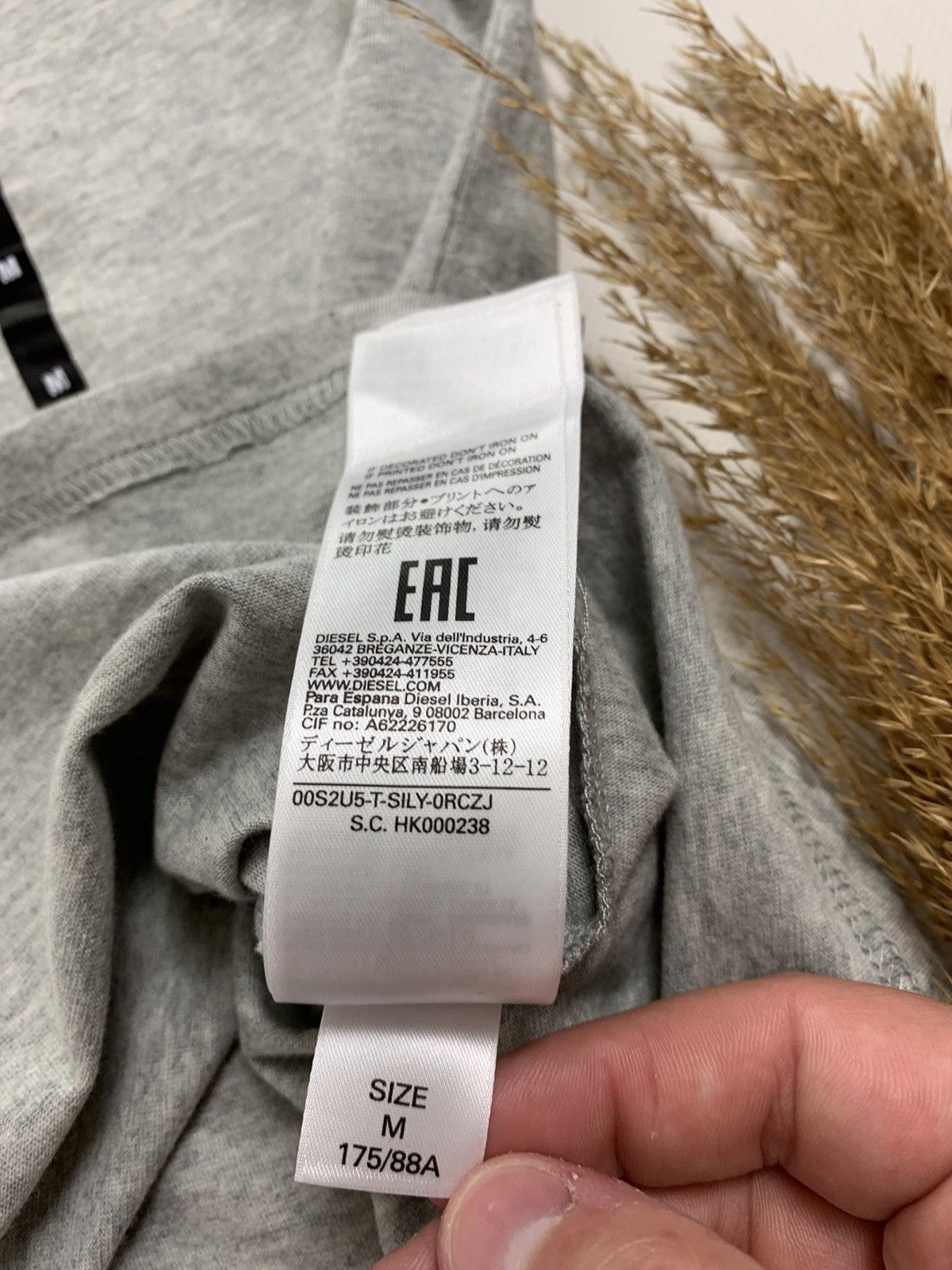 Designer × Diesel New Diesel Monogram Hand Logo T-Shirt Size M / US 6-8 / IT 42-44 - 11 Thumbnail