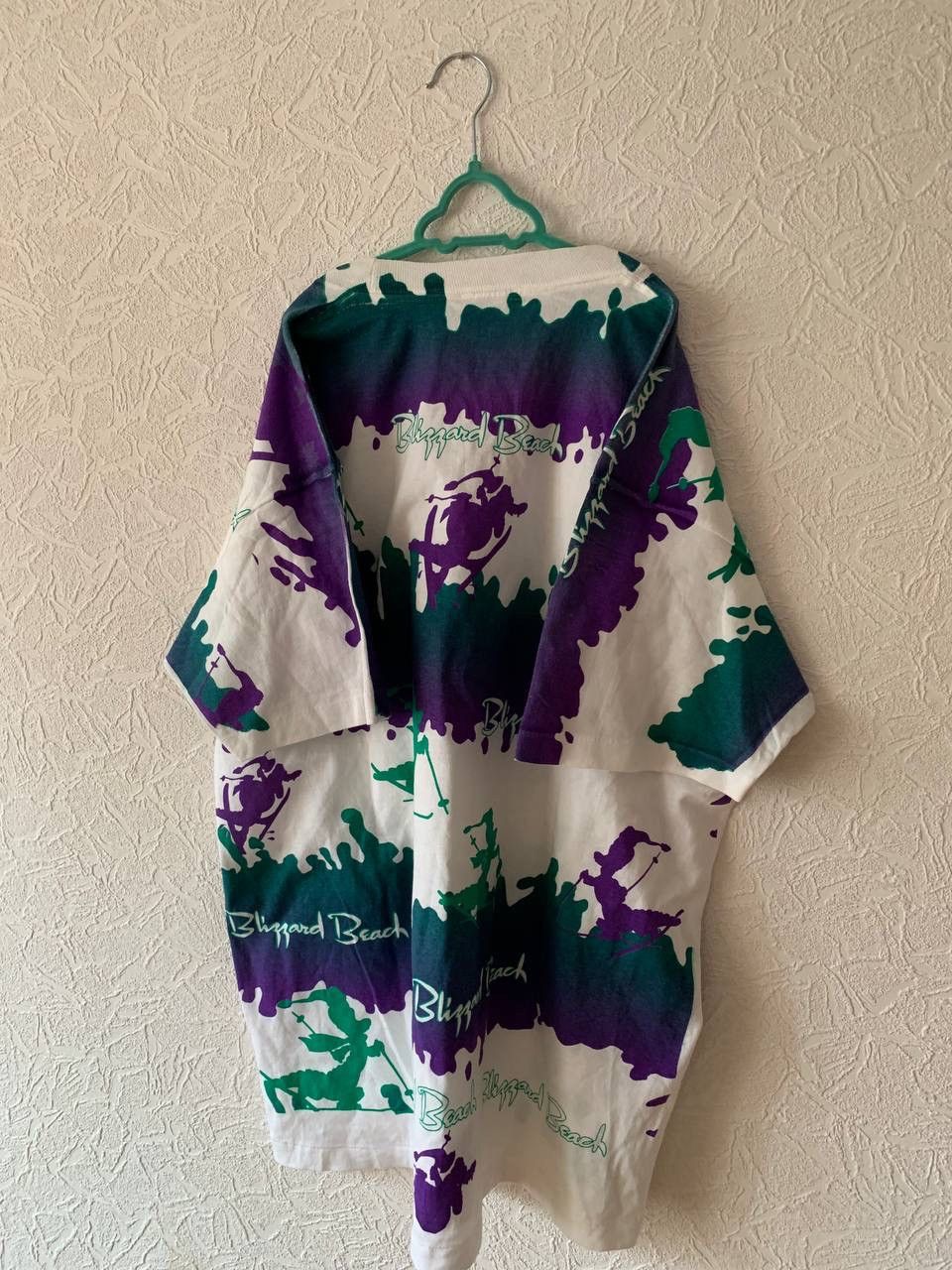 Disney × Vintage Vintage 90’s ALL OVER PRINT Disney Blizzard beach T-shirt Size US XL / EU 56 / 4 - 4 Thumbnail