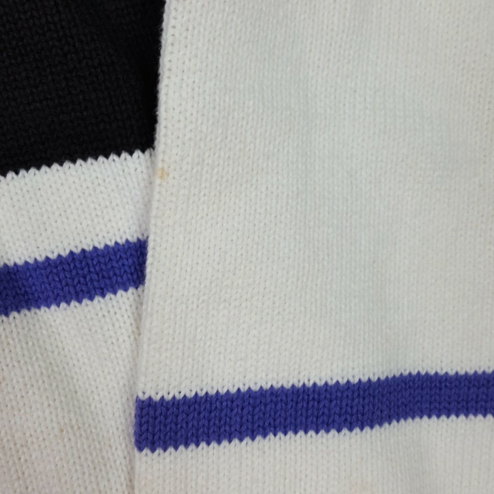 Hogan VINTAGE Hogan V-Neck Striped Knit Pullover Sweater - Women's Medium - White - 90s 80s Retro Casual Fashion Row Size M / US 6-8 / IT 42-44 - 4 Thumbnail
