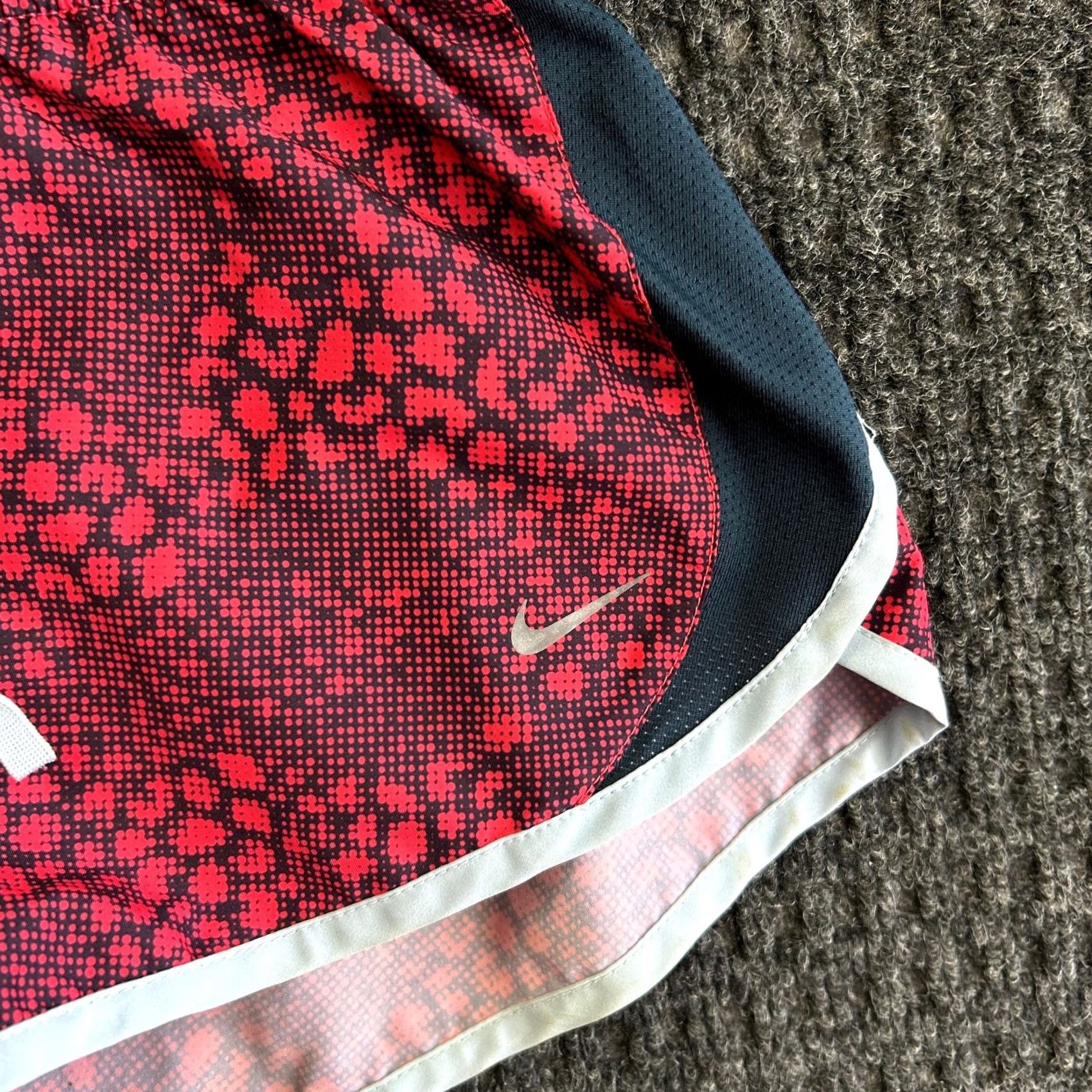 Nike Nike Women’s Dash Dri Fit Running Shorts S 3” Inseam Built in Brief Snake Skin Red Athletic Pockets Reflective 3 in Inseam Womens Size 28" / US 6 / IT 42 - 2 Thumbnail