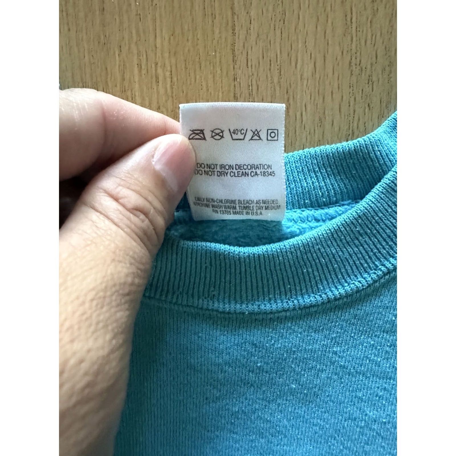 Guess VINTAGE Guess USA International Fruit Of the Loom CrewNeck Sweatshirt Blue Size XL 80s Men Size US XL / EU 56 / 4 - 4 Thumbnail