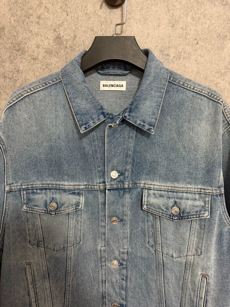 Balenciaga Balenciaga size 40 Light wash back rhinestone monogrammed Size US XXS / EU 40 - 4 Thumbnail