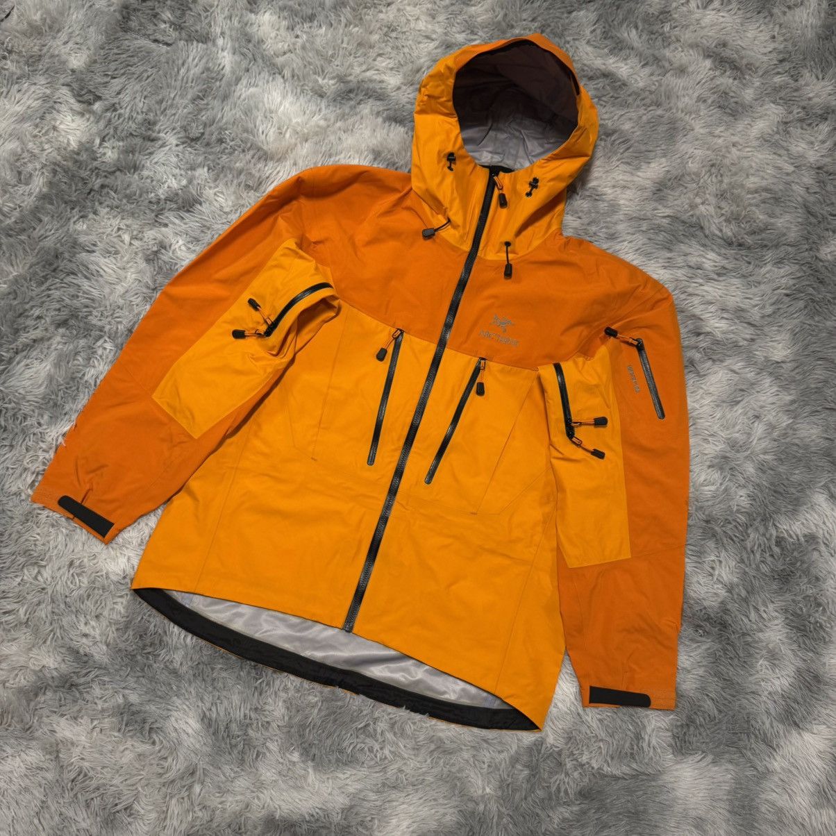 Arc'teryx Arc'teryx Alpha SV Jacket | Size XL | Orange GORE-TEX Pro Size US XL / EU 56 / 4 - 2 Thumbnail