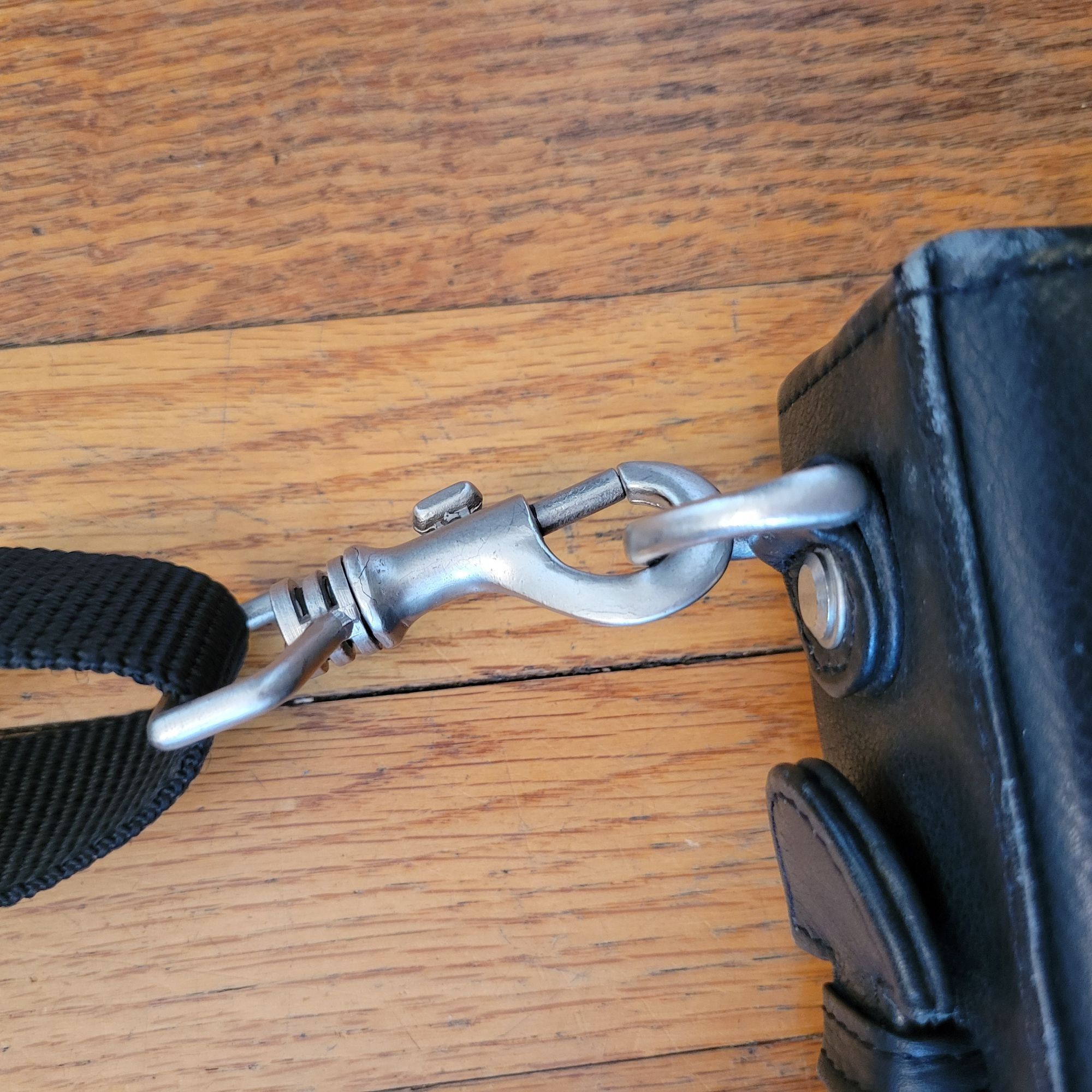 Wilsons Leather Wilsons Black Leather Business Portfolio Adjustable Shoulder Size ONE SIZE - 21 Thumbnail