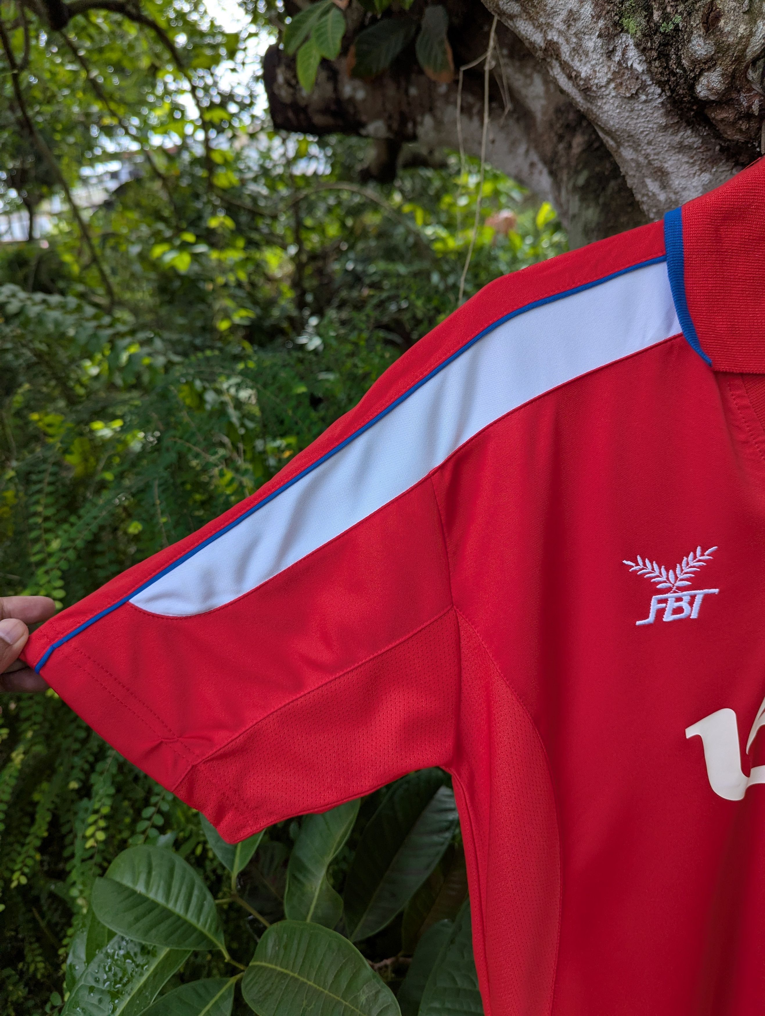 Vintage FBT Thailand National Football Team 2004 Home Kit Jersey Size US L / EU 52-54 / 3 - 5 Thumbnail