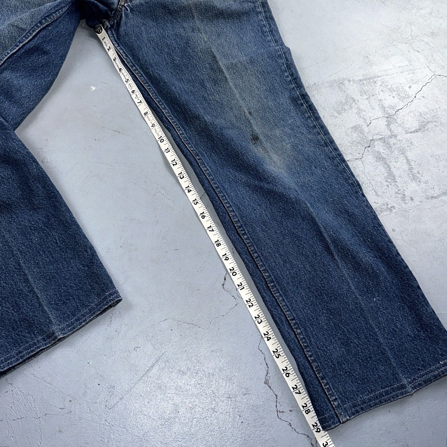 Levi's VINTAGE Levi's 501 Jeans Modern Straight Old School 80s USA Blue Light Wash 36x40 Men Regular 36 Mens Jeans Size US 36 / EU 52 - 6 Thumbnail