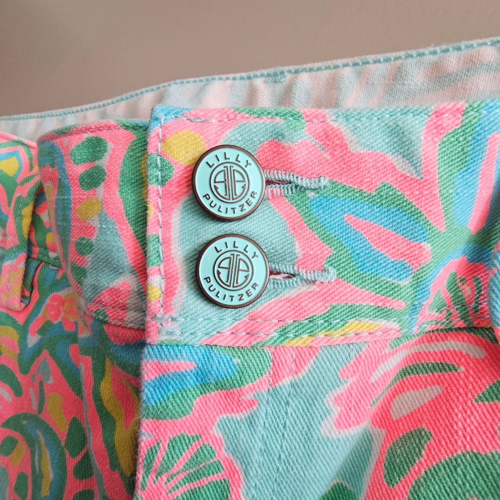 Lilly Pulitzer EUC Lilly Pulitzer Worth Skinny Mini Floral Print Jeans 6 Size 28" / US 6 / IT 42 - 4 Thumbnail