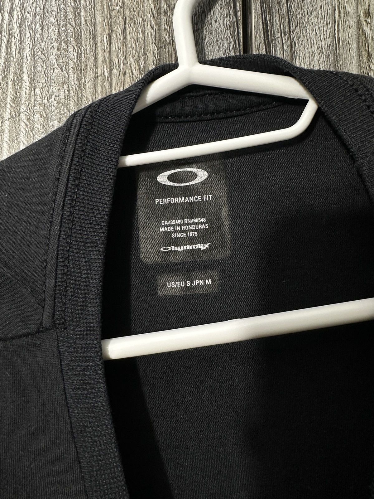 Oakley ☠️Vintage Oakley Center Logo T-Shirt Y2K Size US S / EU 44-46 / 1 - 4 Thumbnail