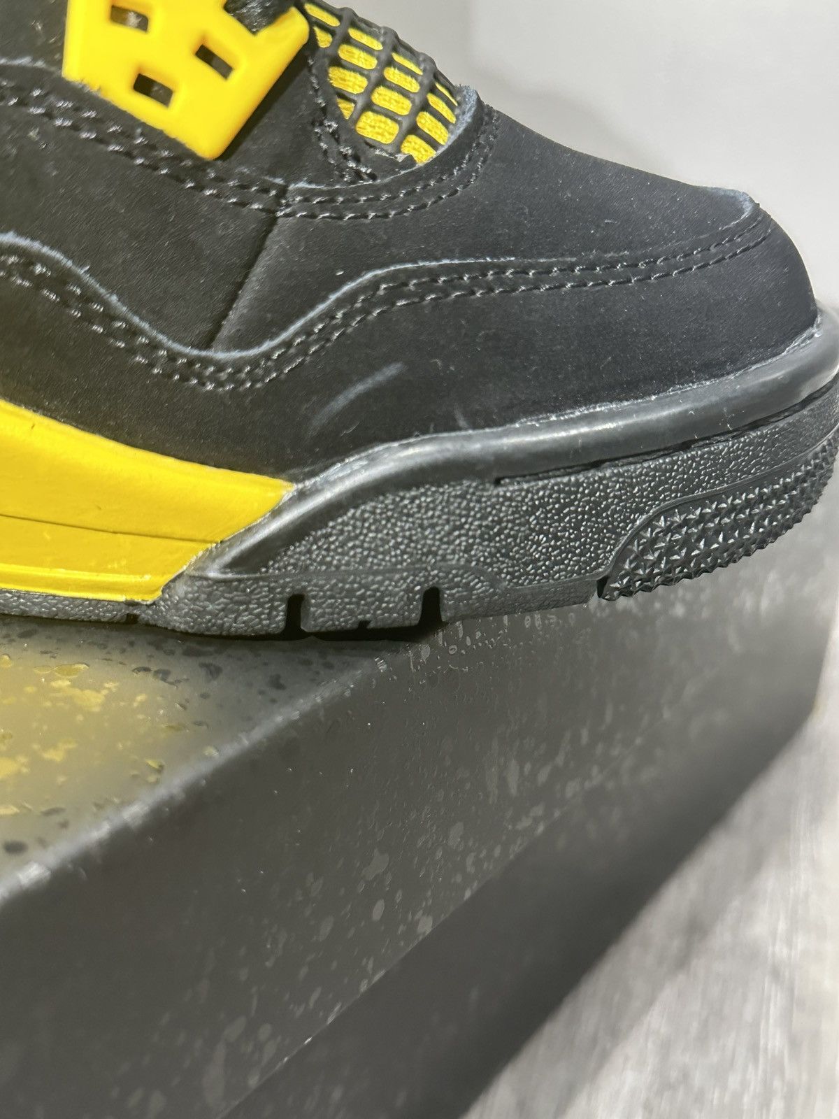 Jordan Brand Air Jordan 4 Retro GS ‘Thunder’ 2023 Size US 5 / IT 35 - 8 Thumbnail